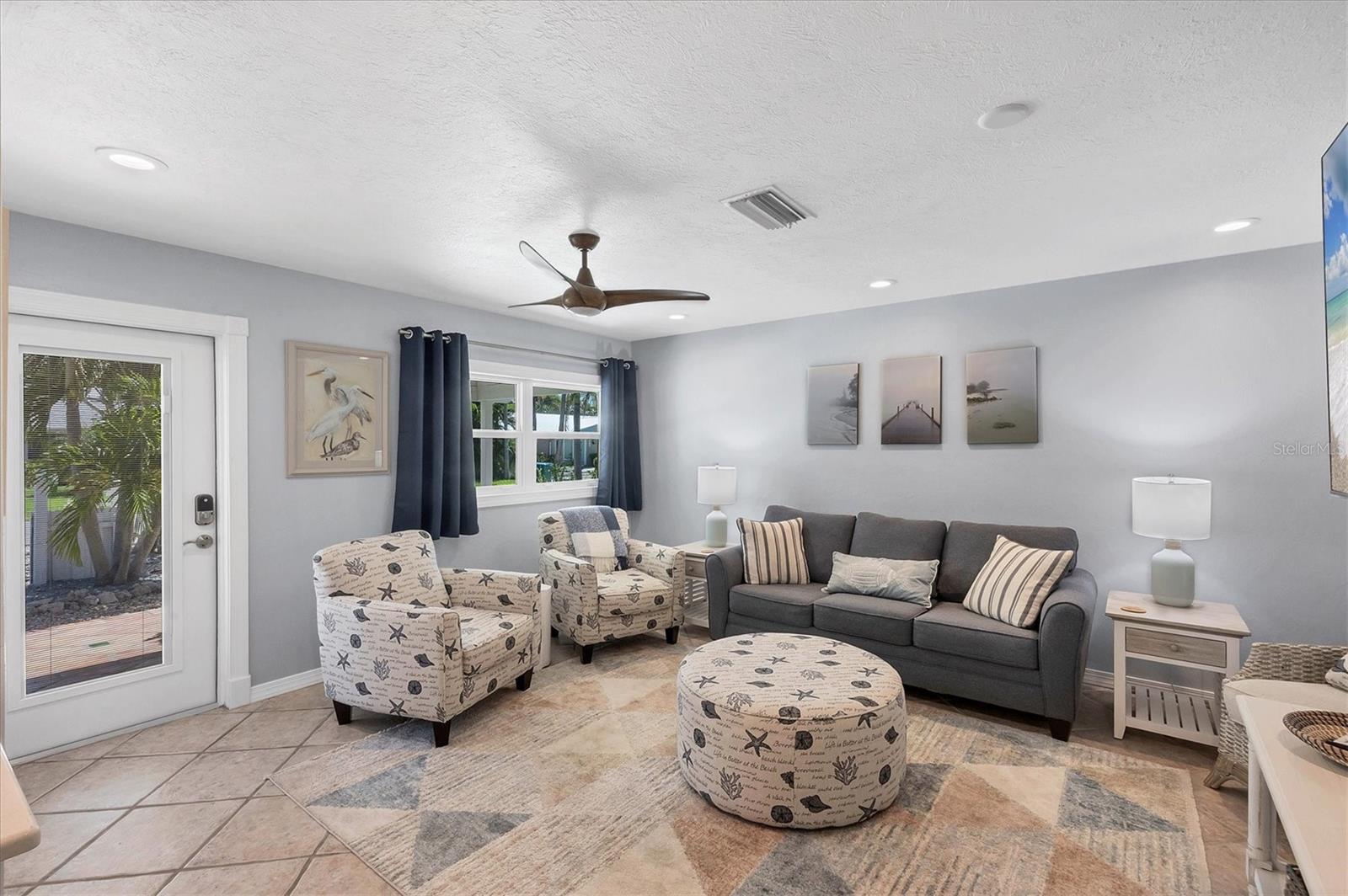 FRONT PORCH - Residential