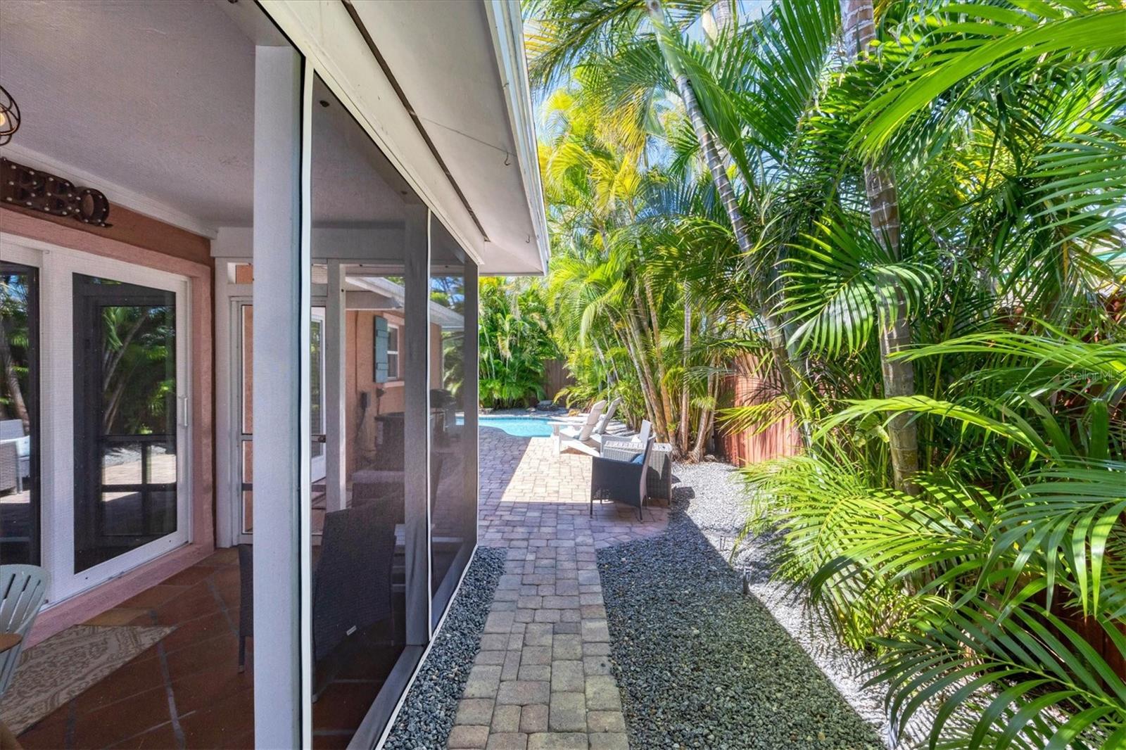 FRONT PORCH - Residential