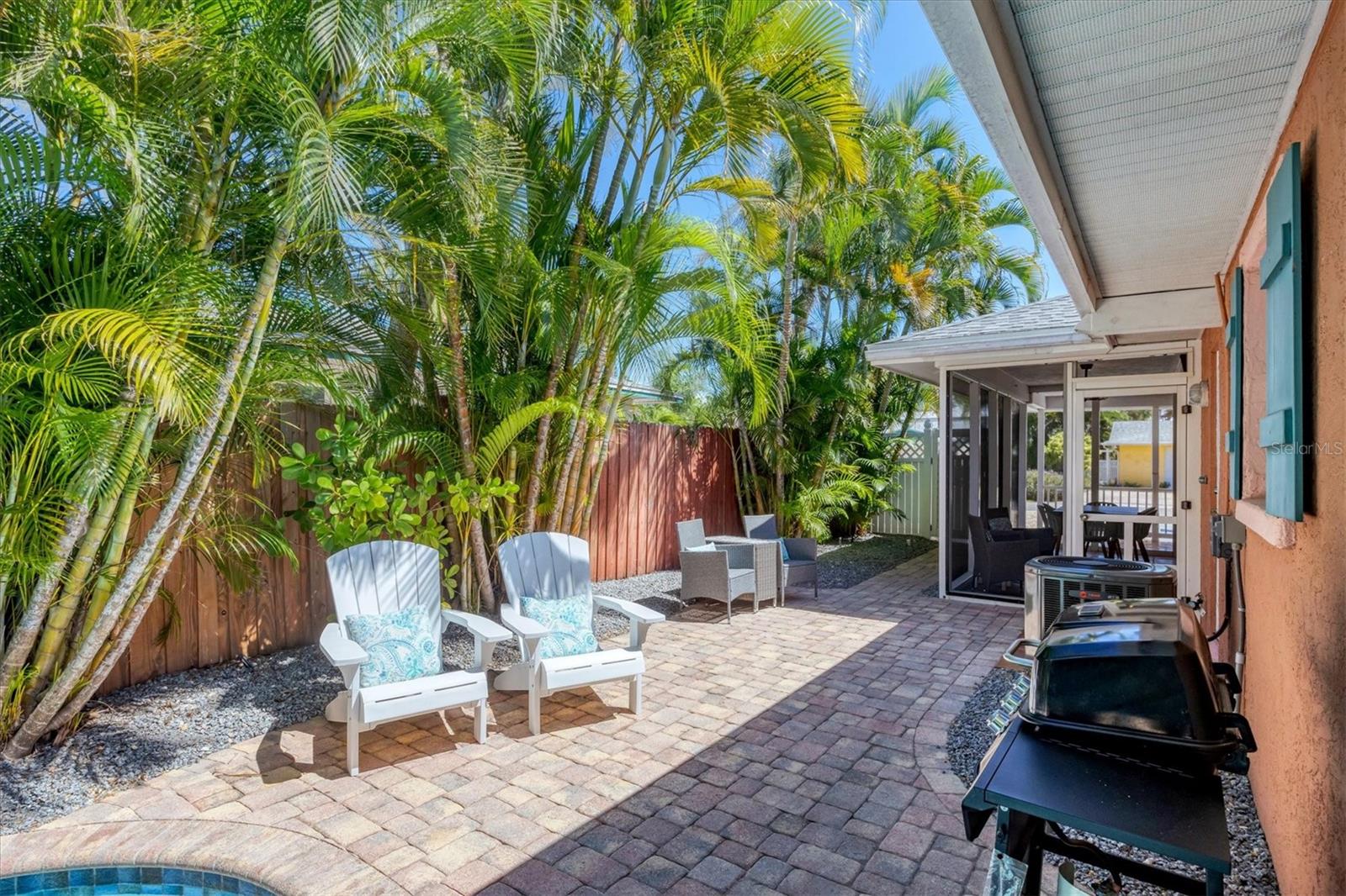 FRONT PORCH - Residential