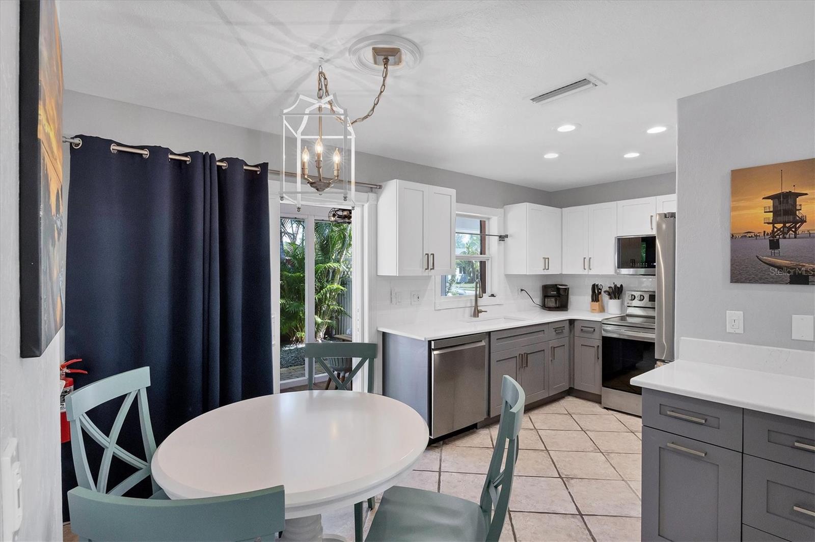 FRONT PORCH - Residential