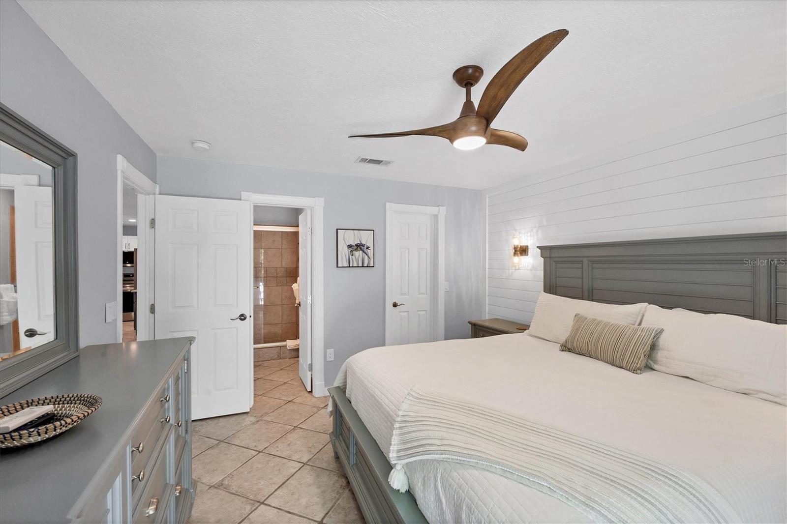 FRONT PORCH - Residential