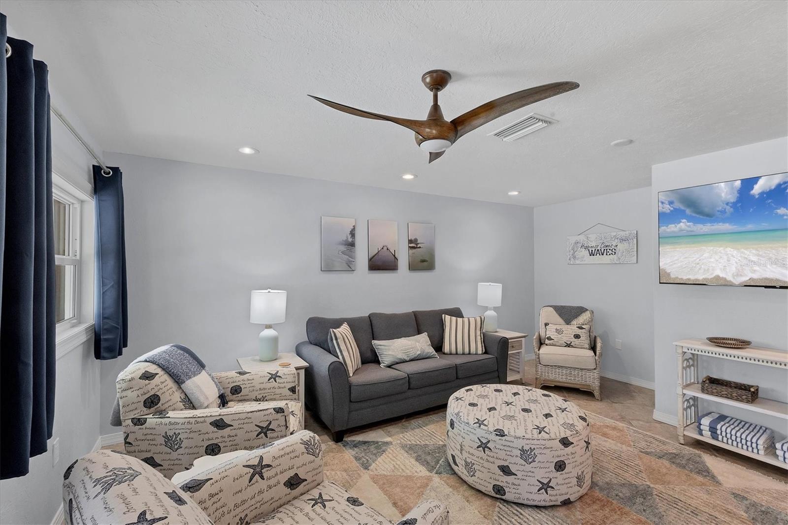 FRONT PORCH - Residential