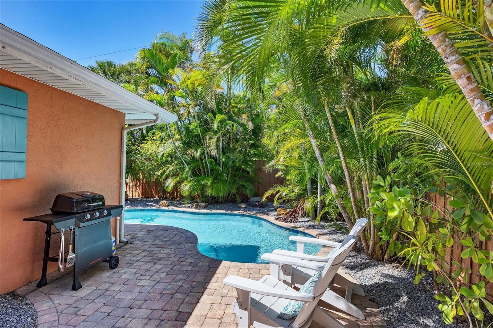 FRONT PORCH - Residential