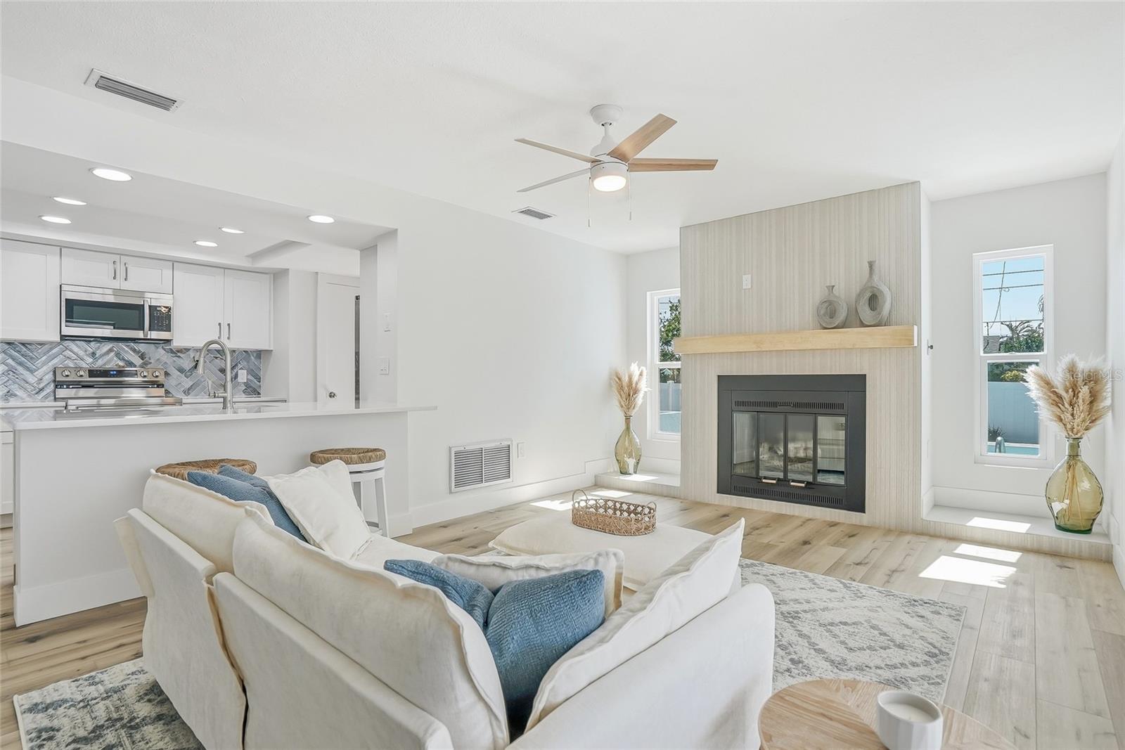 OAKHURST SHORES 2ND ADD - Residential