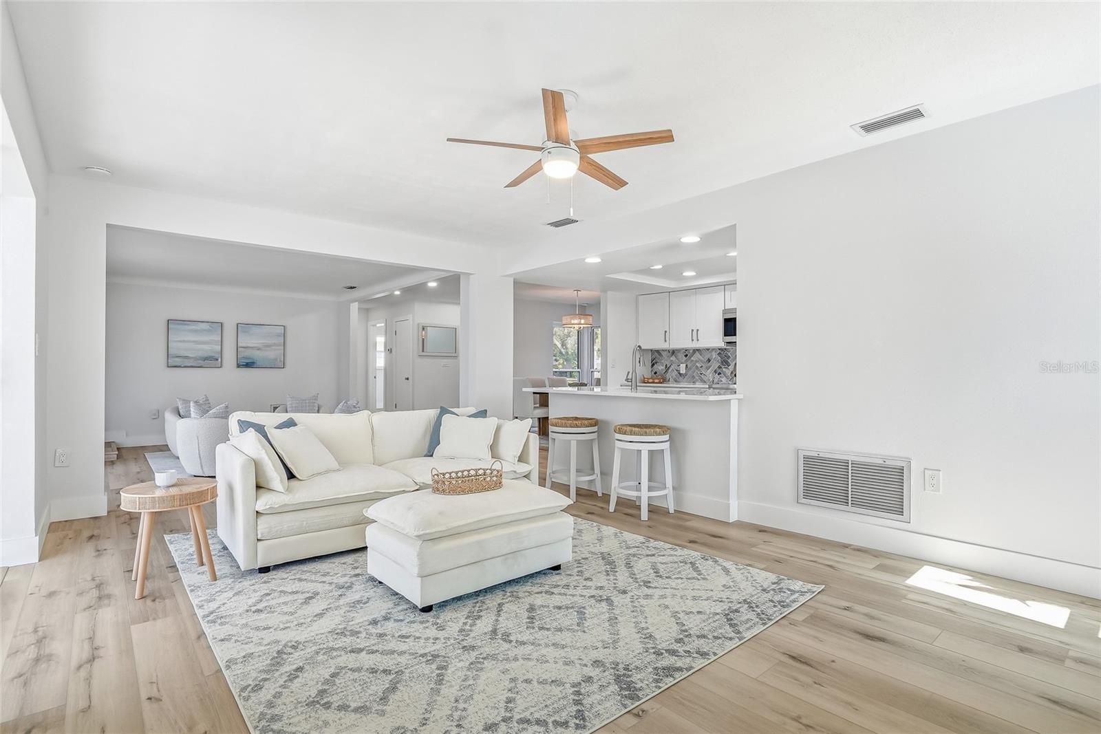 OAKHURST SHORES 2ND ADD - Residential