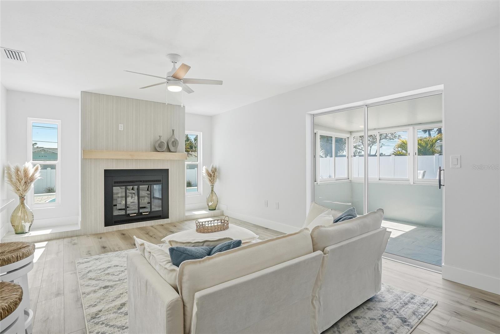 OAKHURST SHORES 2ND ADD - Residential