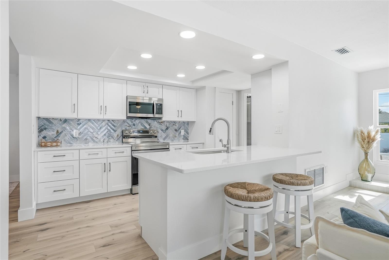 OAKHURST SHORES 2ND ADD - Residential