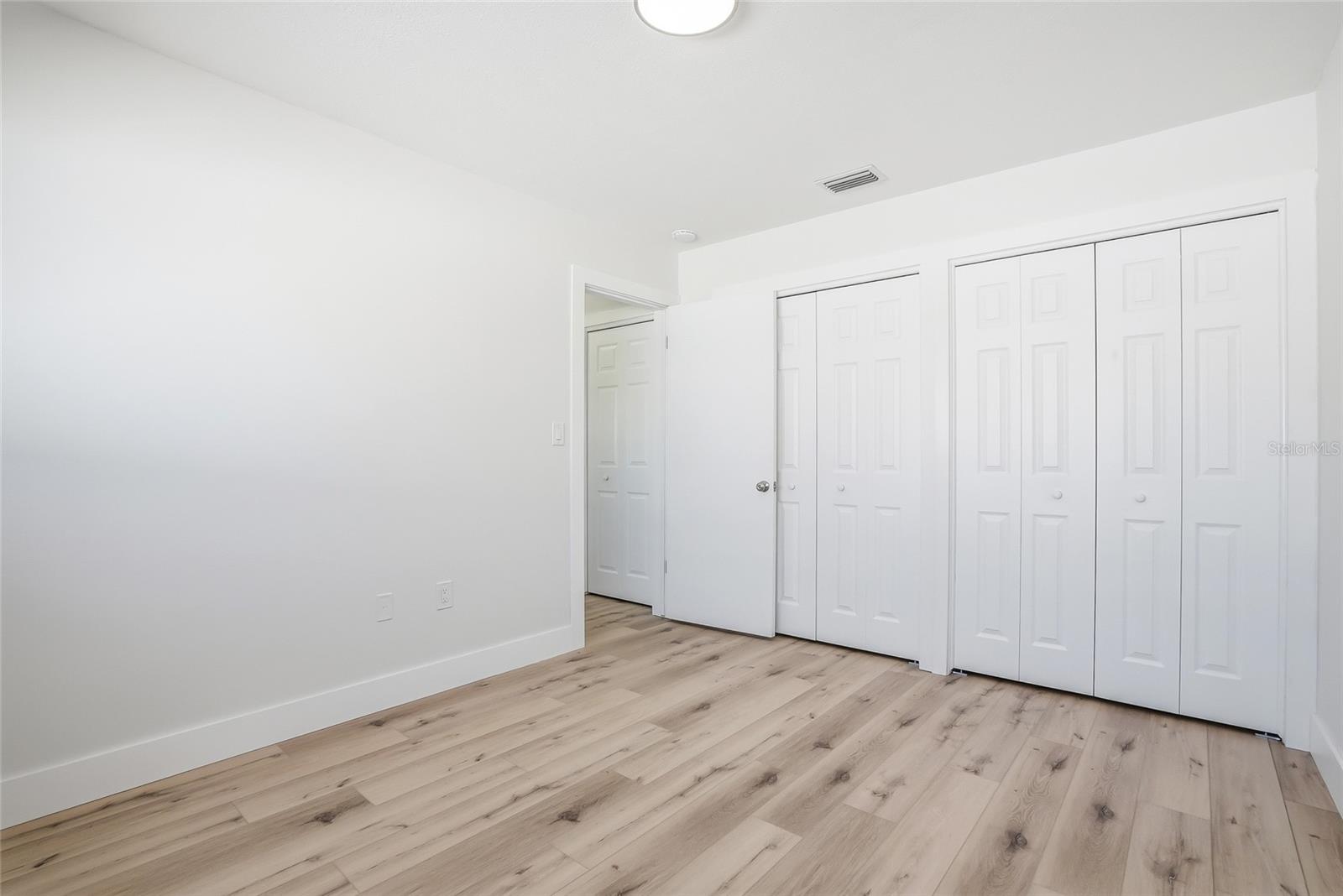 OAKHURST SHORES 2ND ADD - Residential