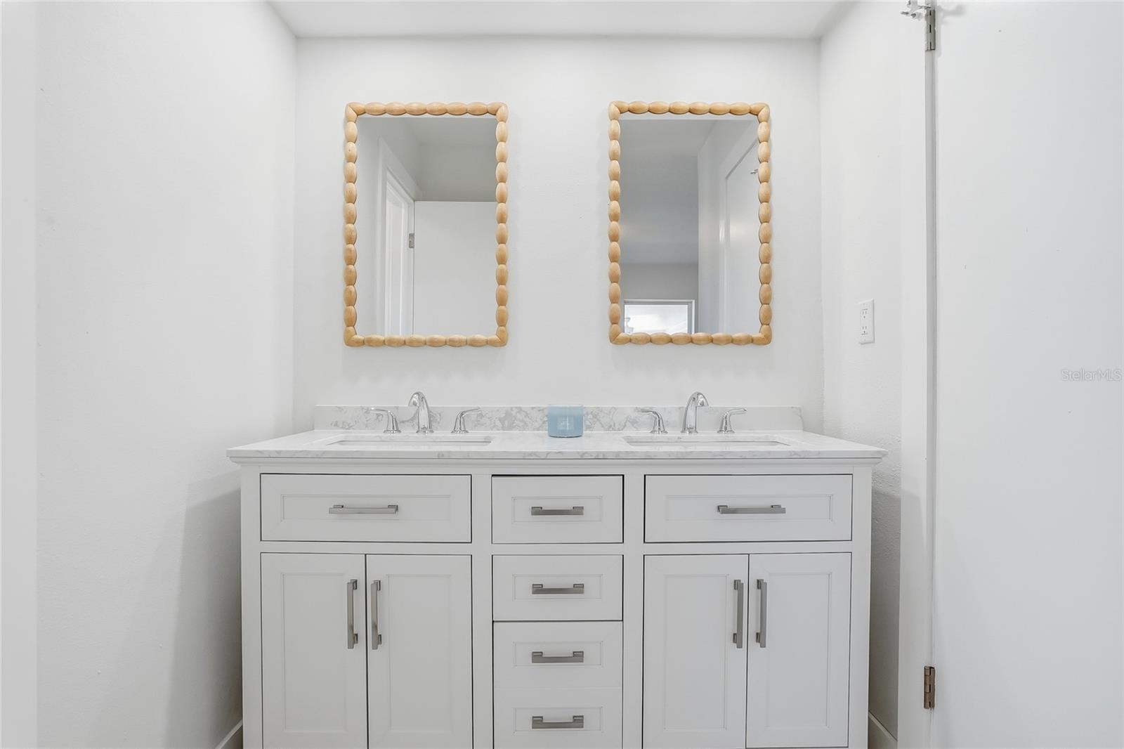 OAKHURST SHORES 2ND ADD - Residential