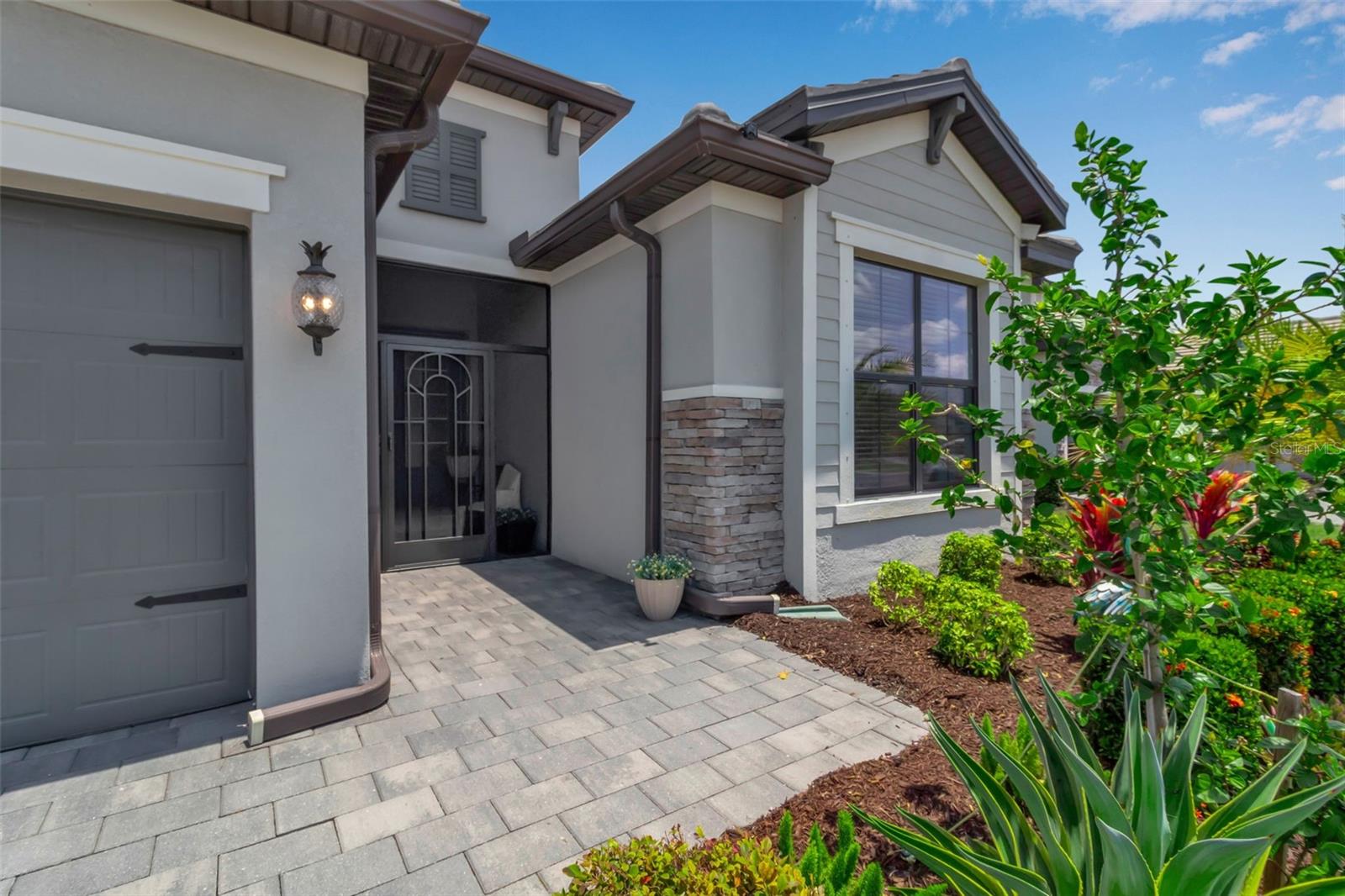 15607 WHITE LINEN DRIVE
