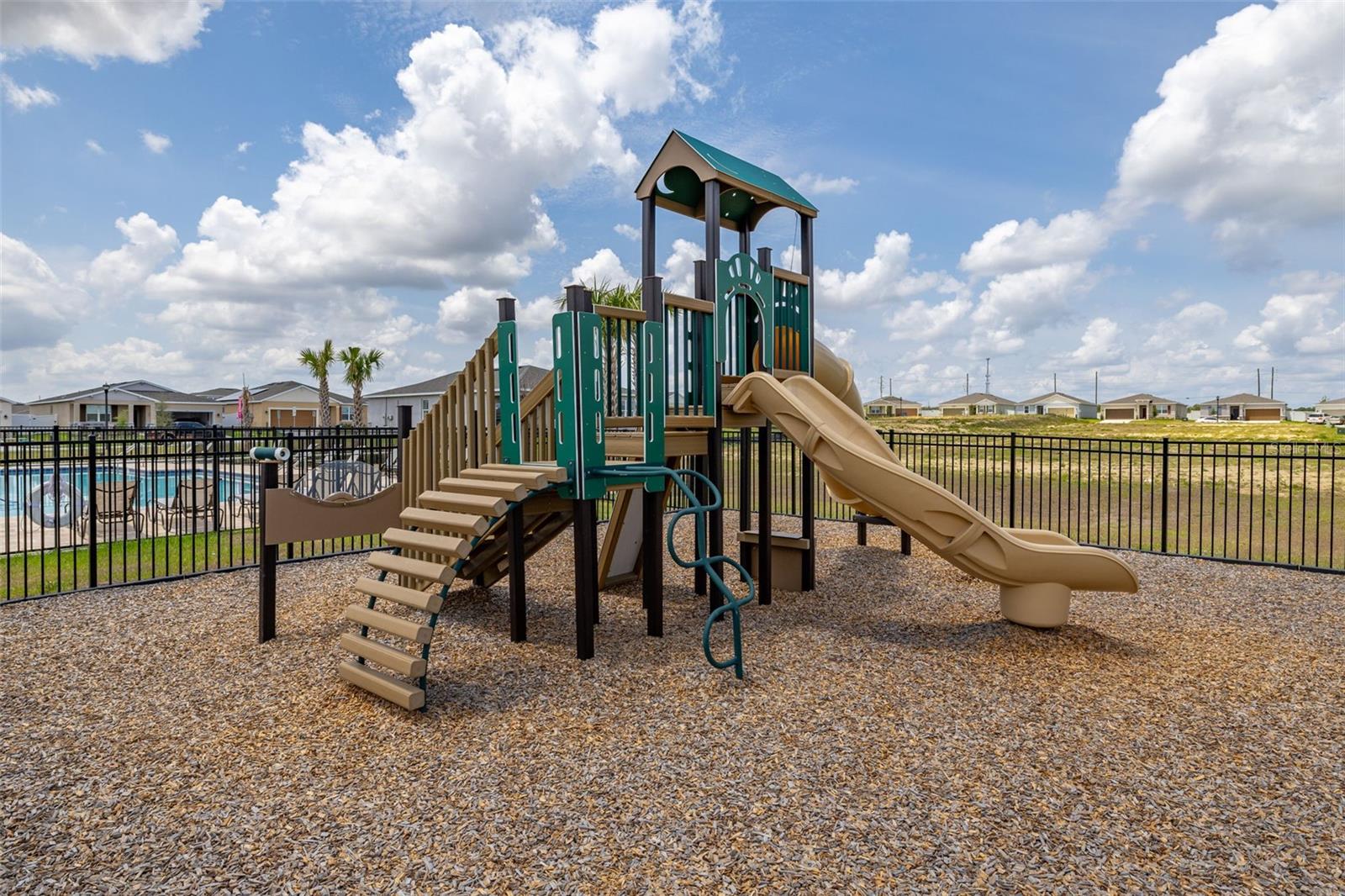 COVERED BRIDGE/LIBERTY BLUFF P - Residential Lease