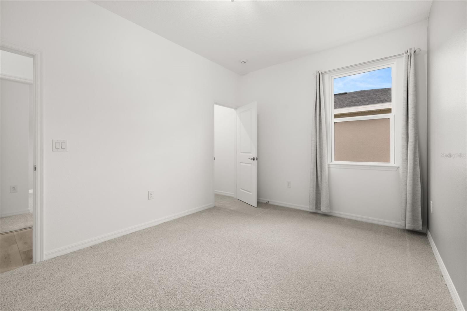 COVERED BRIDGE/LIBERTY BLUFF P - Residential Lease