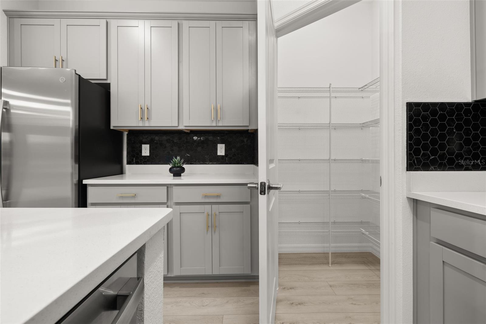 COVERED BRIDGE/LIBERTY BLUFF P - Residential Lease