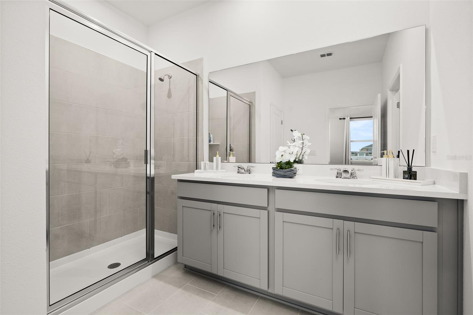 COVERED BRIDGE/LIBERTY BLUFF P - Residential Lease