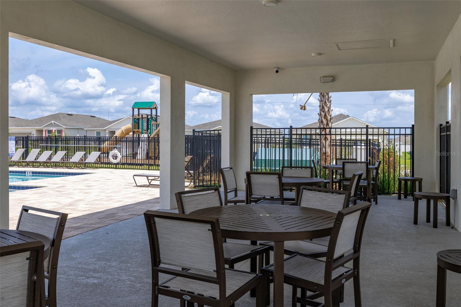 COVERED BRIDGE/LIBERTY BLUFF P - Residential Lease