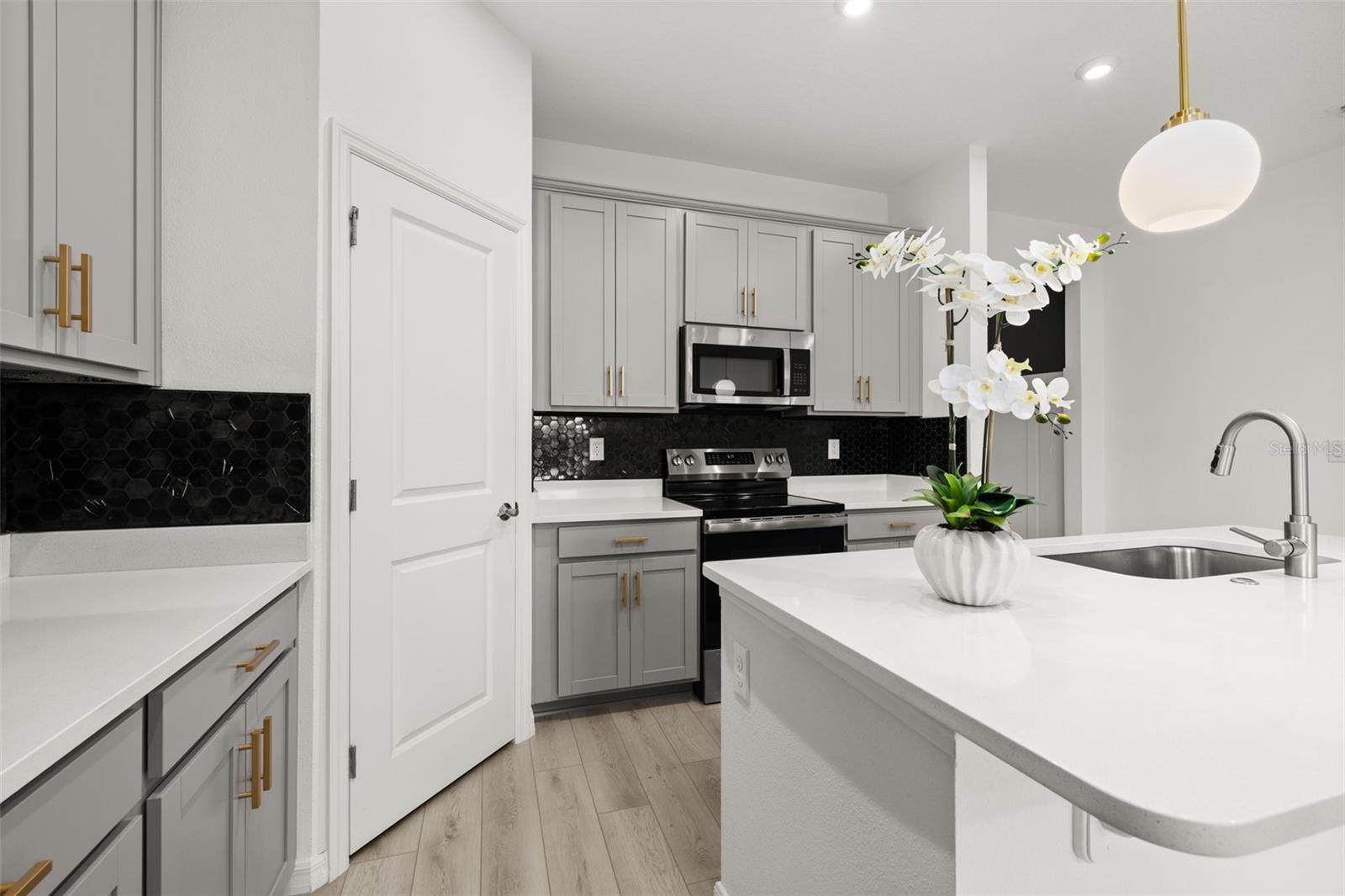 COVERED BRIDGE/LIBERTY BLUFF P - Residential Lease