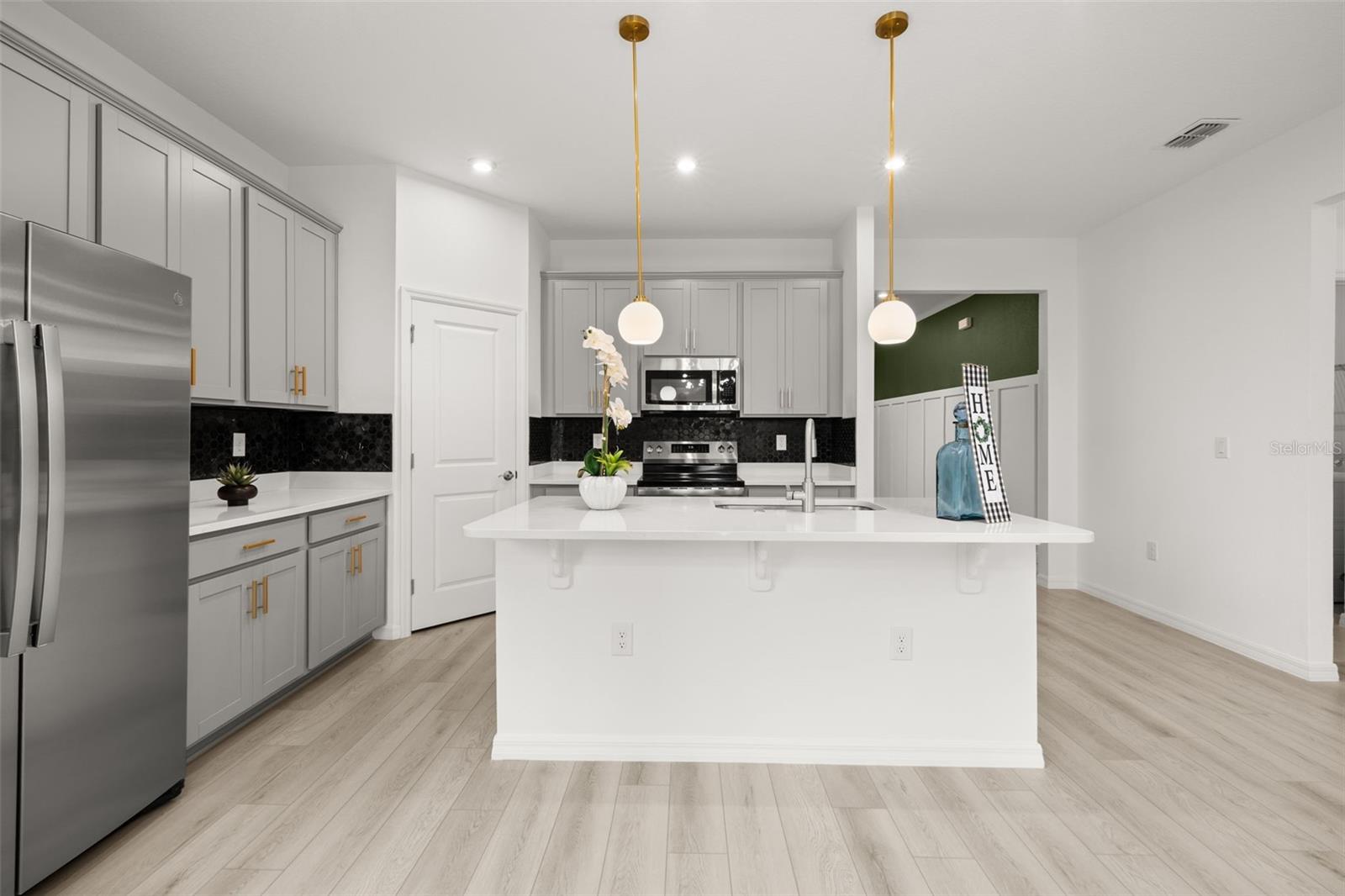 COVERED BRIDGE/LIBERTY BLUFF P - Residential Lease