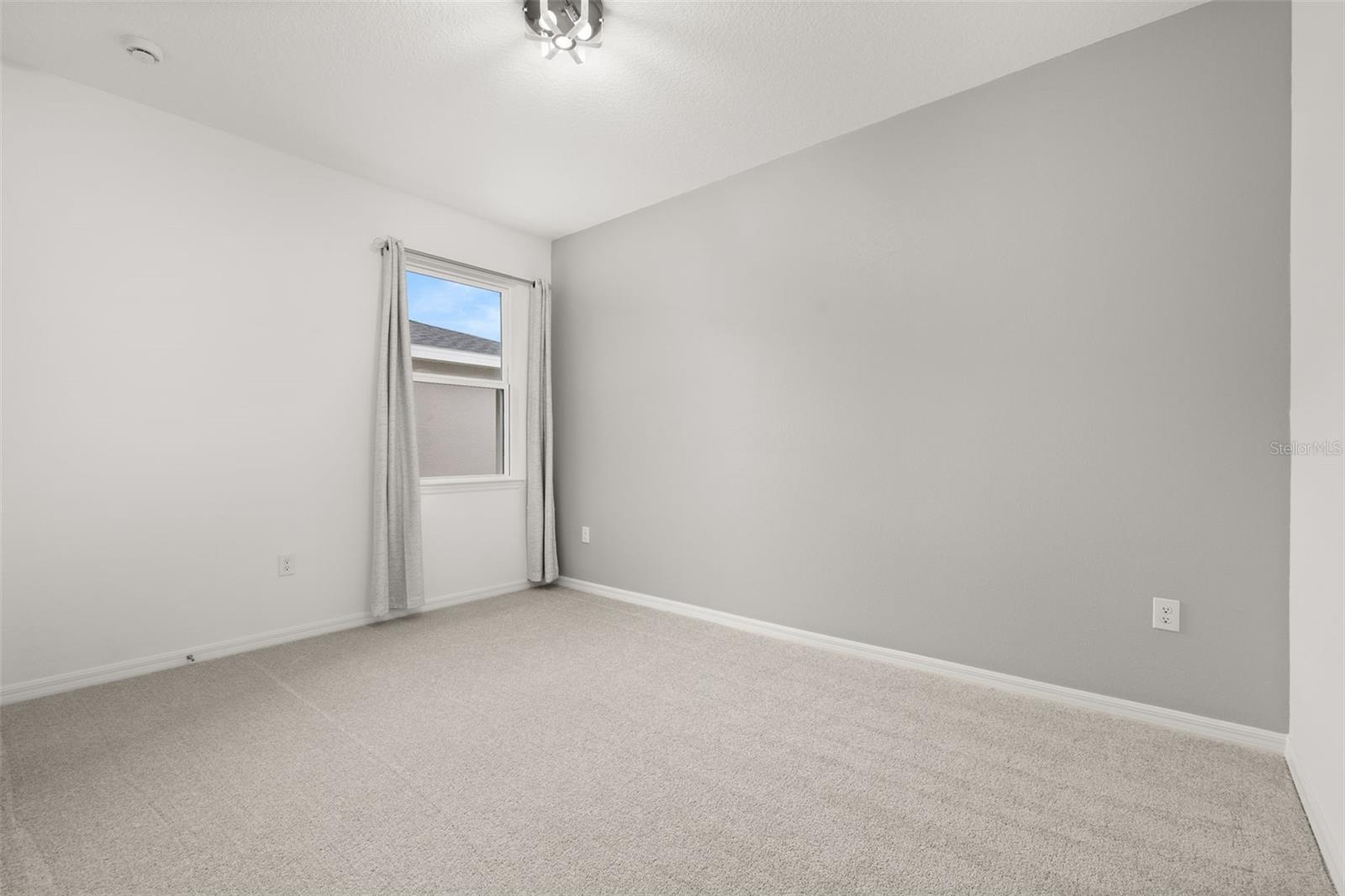 COVERED BRIDGE/LIBERTY BLUFF P - Residential Lease