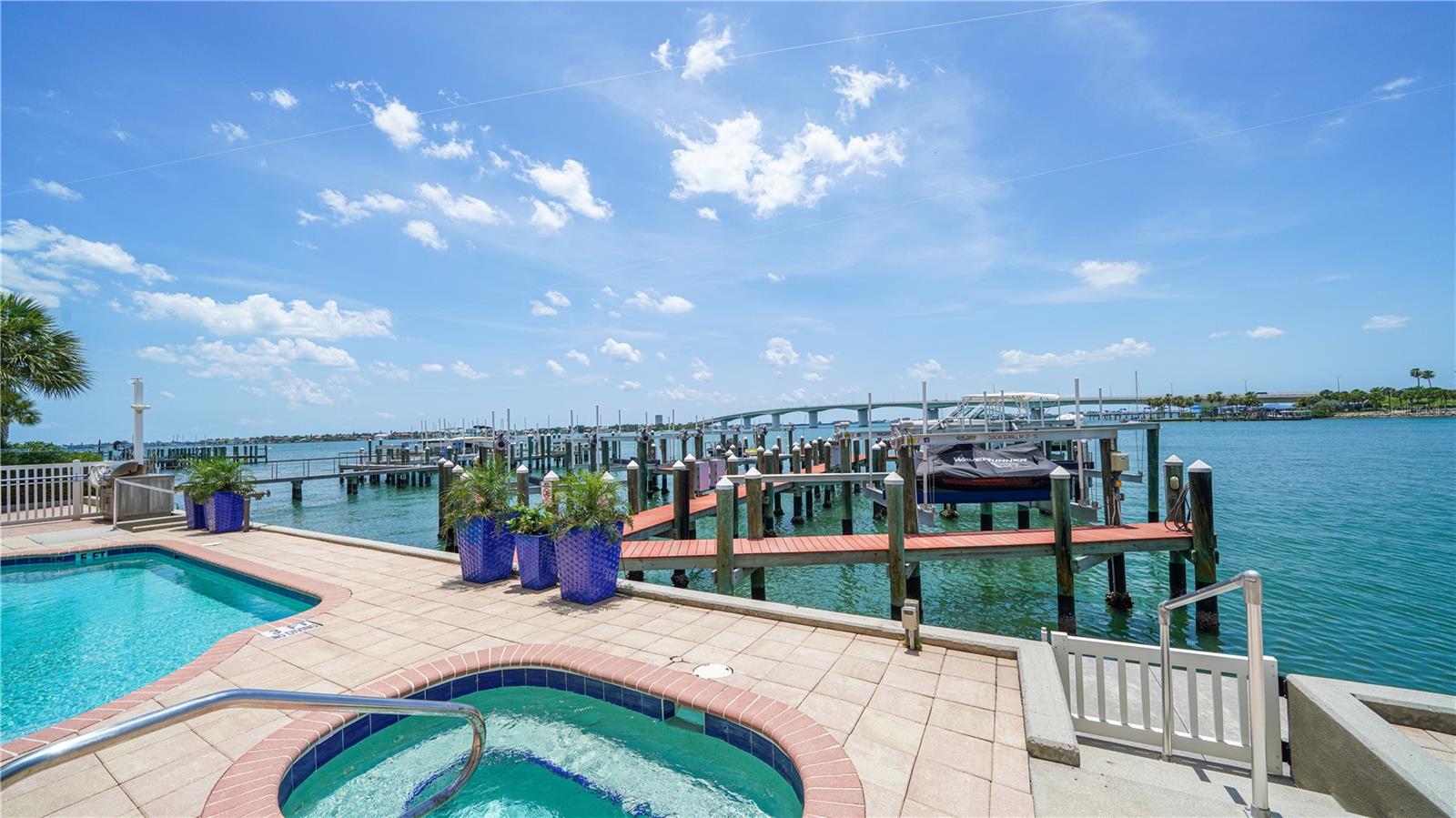 MAJESTIC BAY - Residential