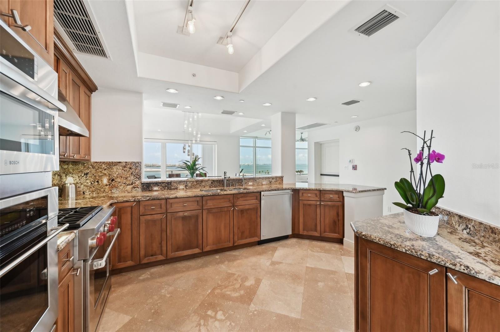 MAJESTIC BAY - Residential