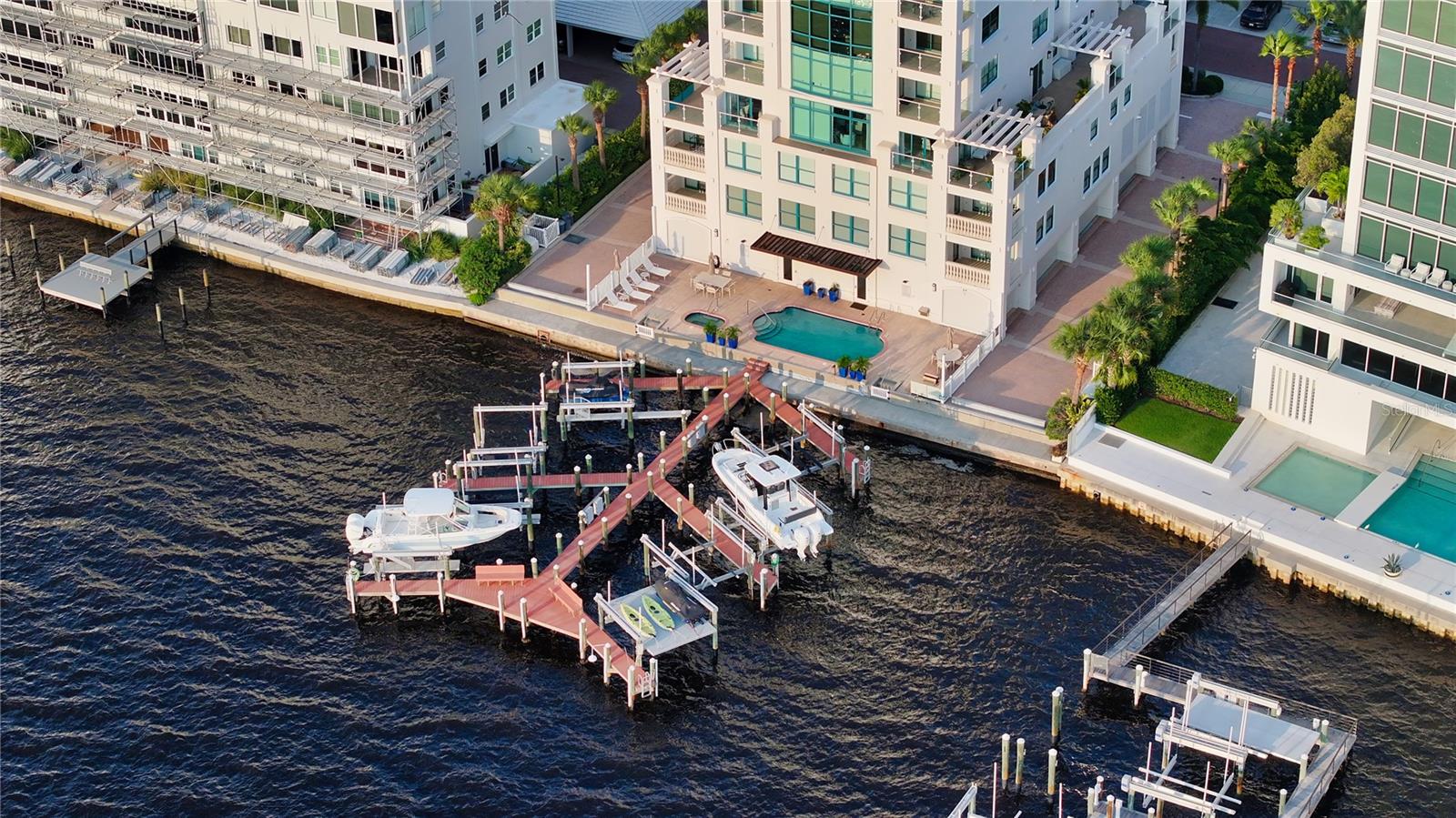 MAJESTIC BAY - Residential