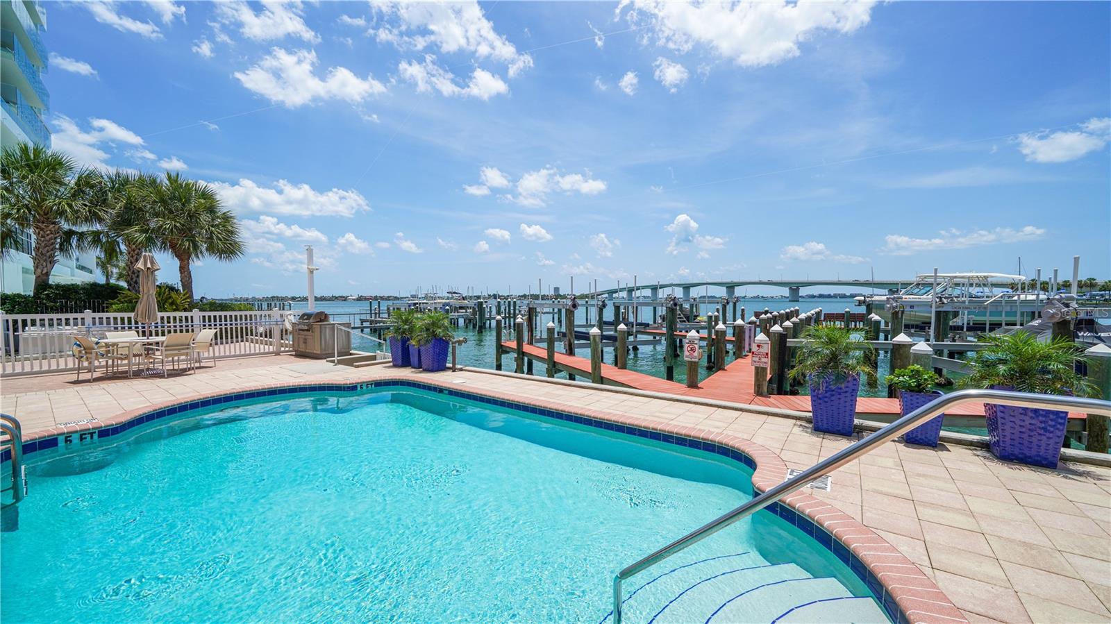 MAJESTIC BAY - Residential