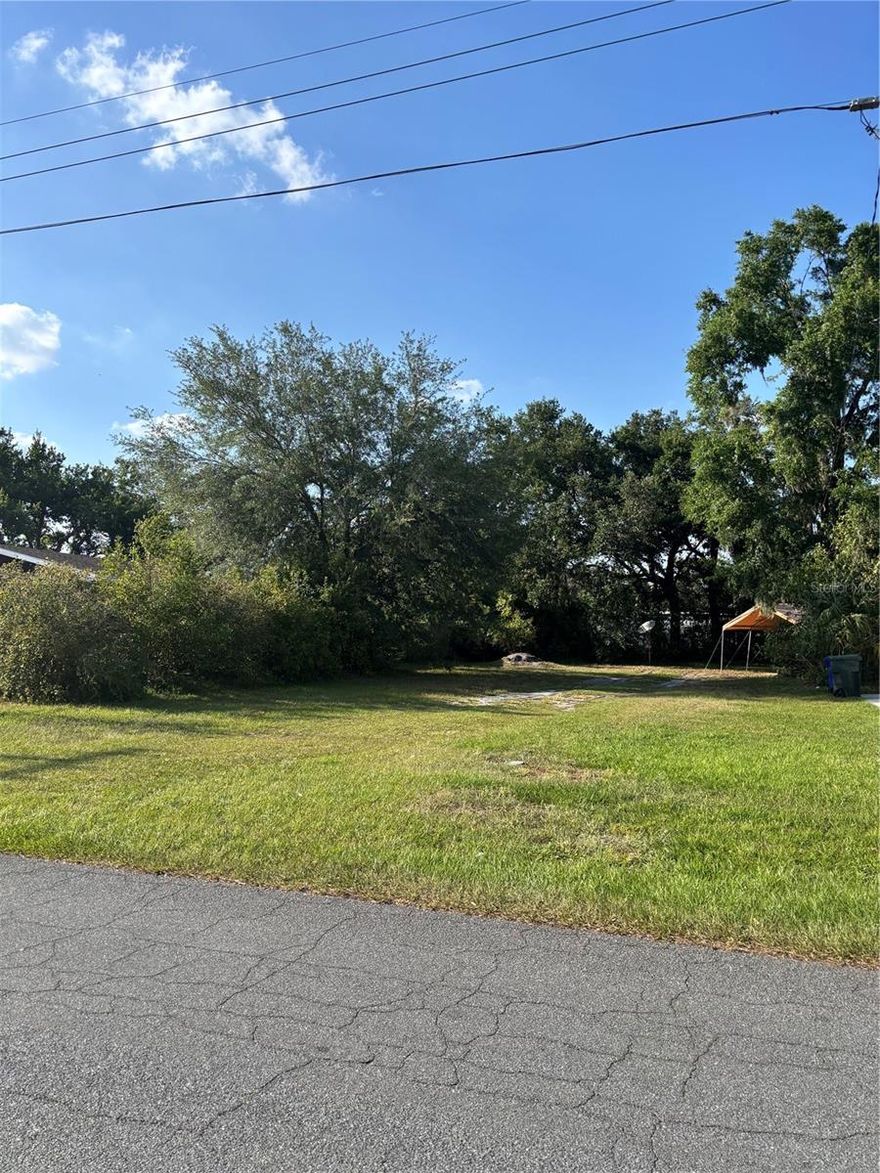 Ready to build?! Look no further. Perfect opportunity to build your future home in an established, affordable community with no HOA or CDD. Minutes from Lakeland's Medical Corridor with Lakeland Regional Health Medical Center, Watson Clinic, various Medical offices, Lake Parker with Bike and Walking Trails, Shopping, Restaurants, Lakeland Square Mall, Shoppes of Lakeland, Sam's Club, Walmart and so much more. Don't miss your opportunity to own this land.