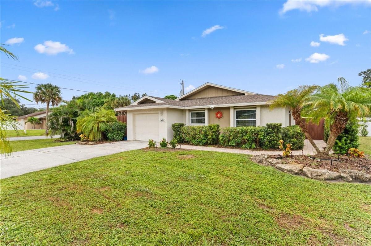 3452 BAY STREET, SARASOTA, FL, 34237 2 3452 BAY STREET