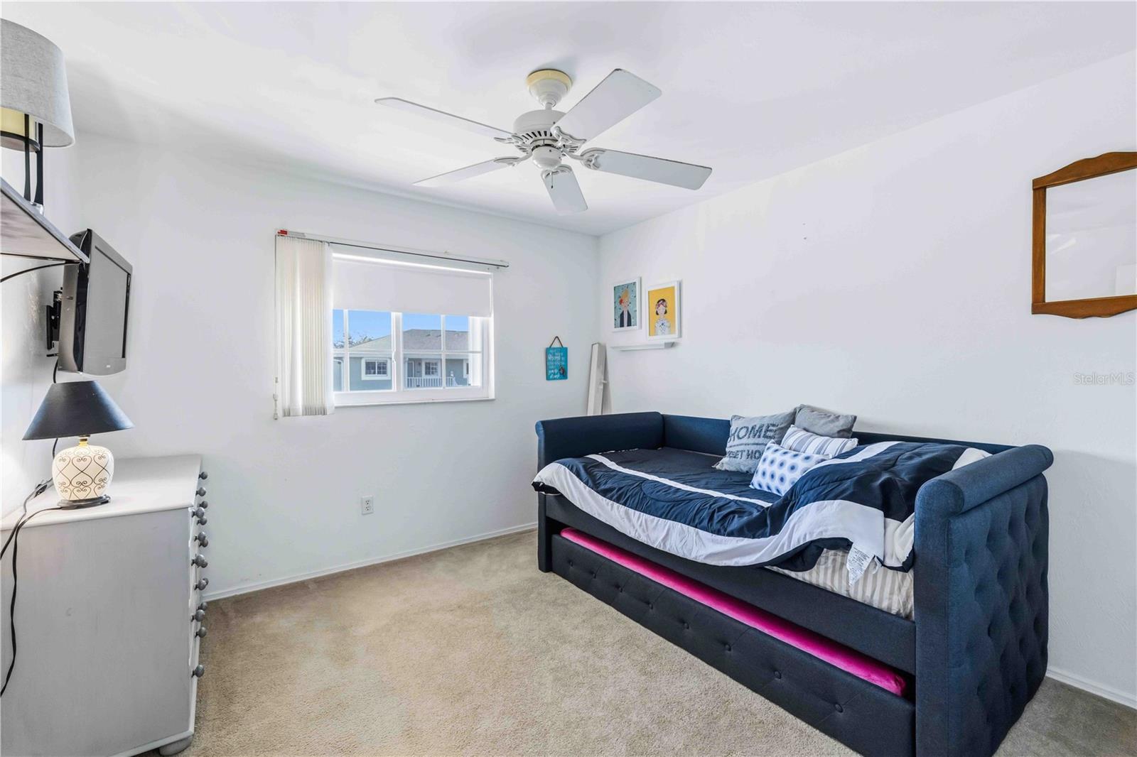 LAKES EDGE PH 04 - Residential