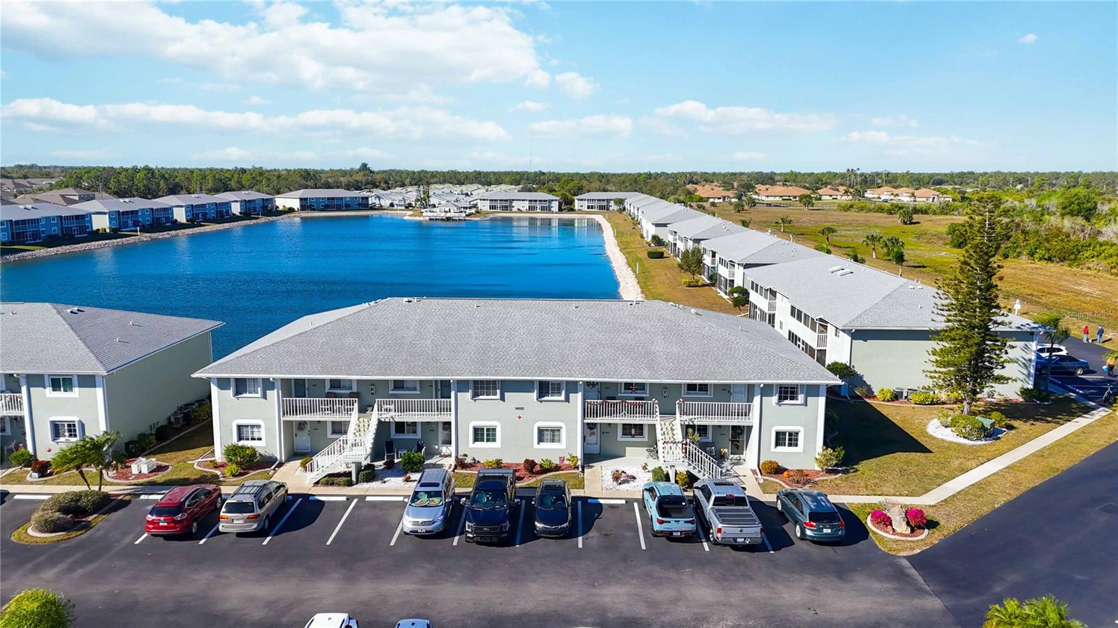 LAKES EDGE PH 04 - Residential