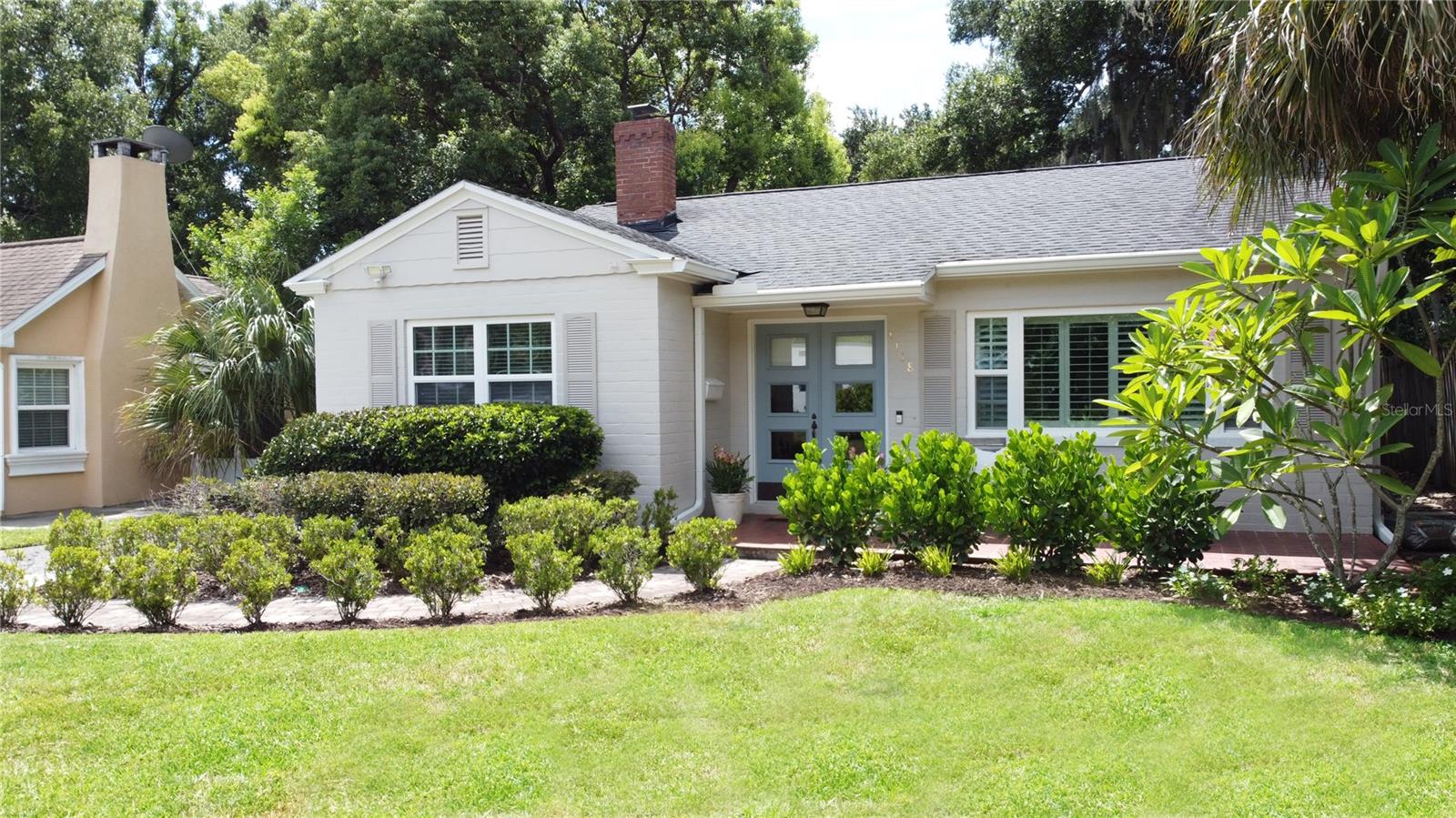 1118 POINSETTIA AVE