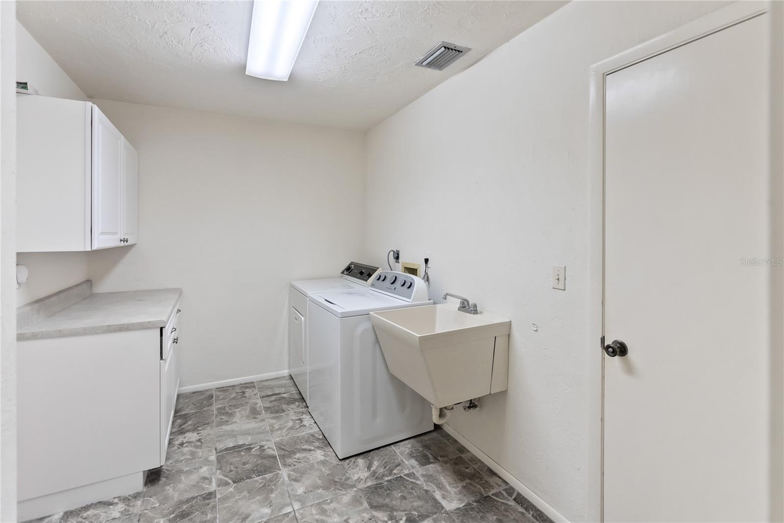 VENICE GARDENS - Residential