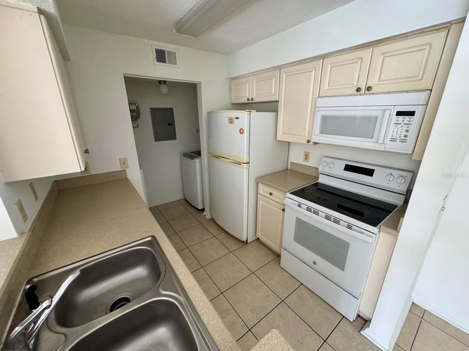 GABLES AT LAKESIDE CONDO - Residential