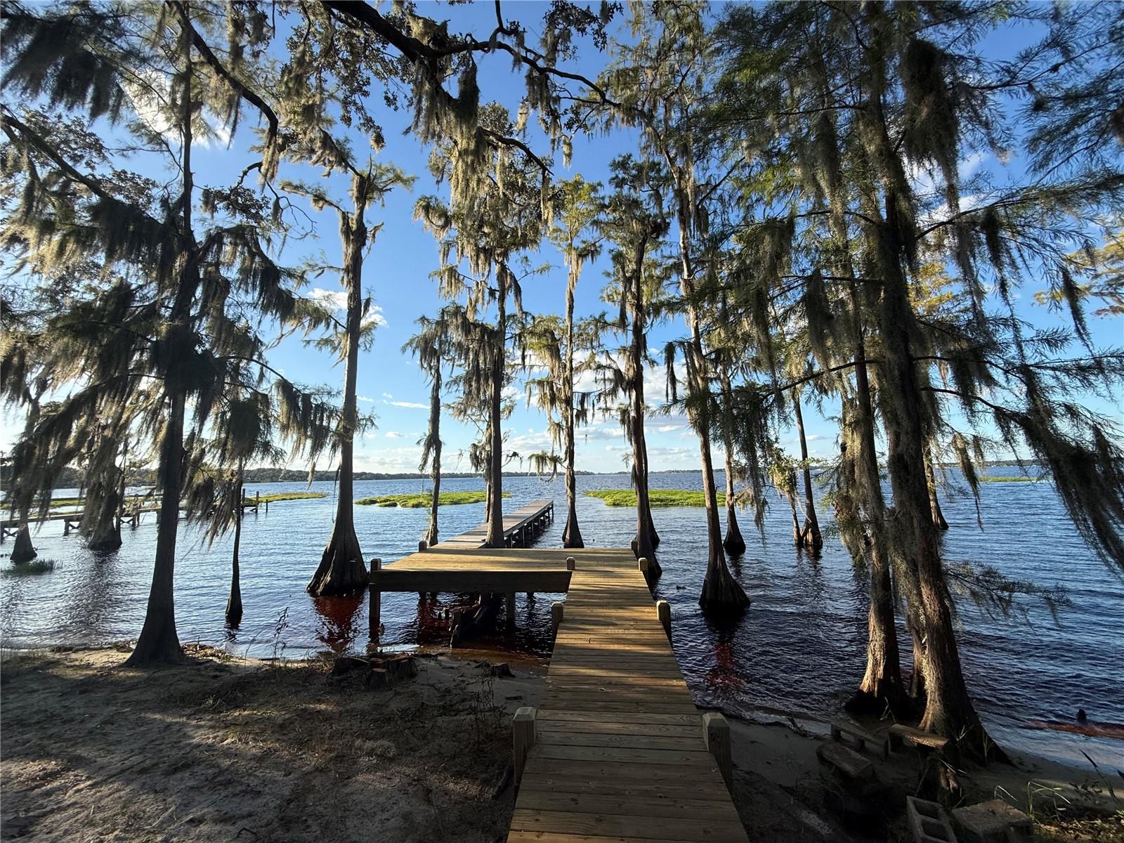 SHOREWOOD PARK - Residential Lease