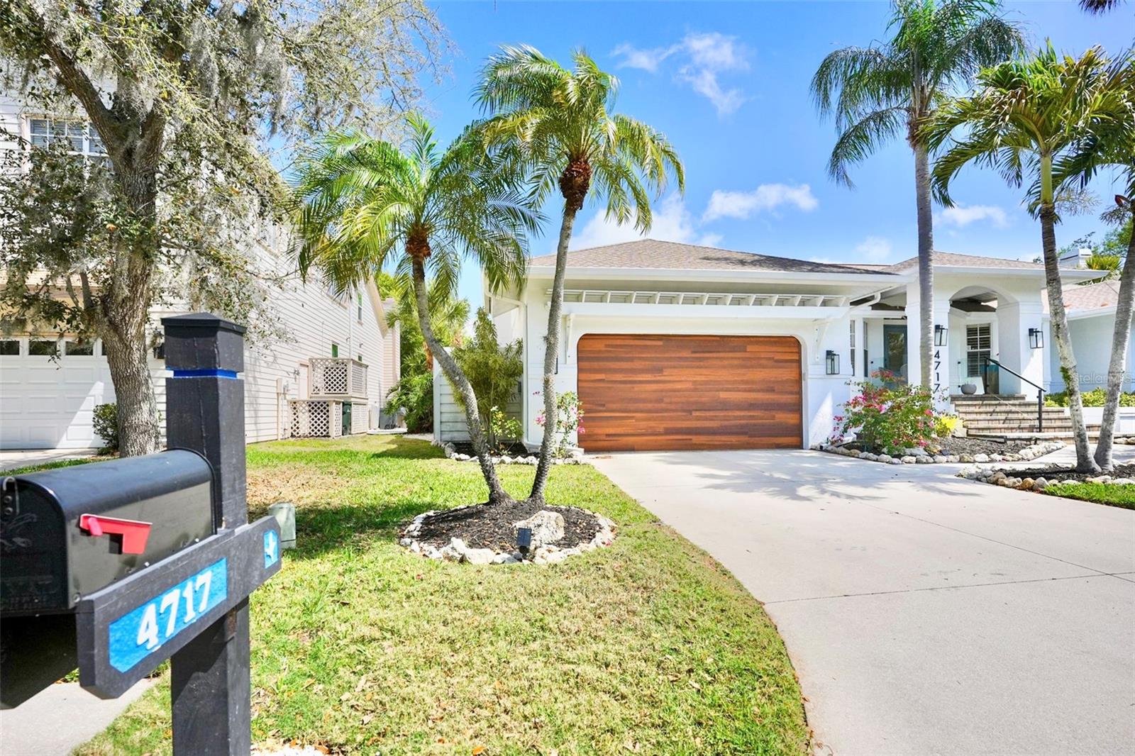 LAKES ESTATES 3 OF SARASOTA - Residential