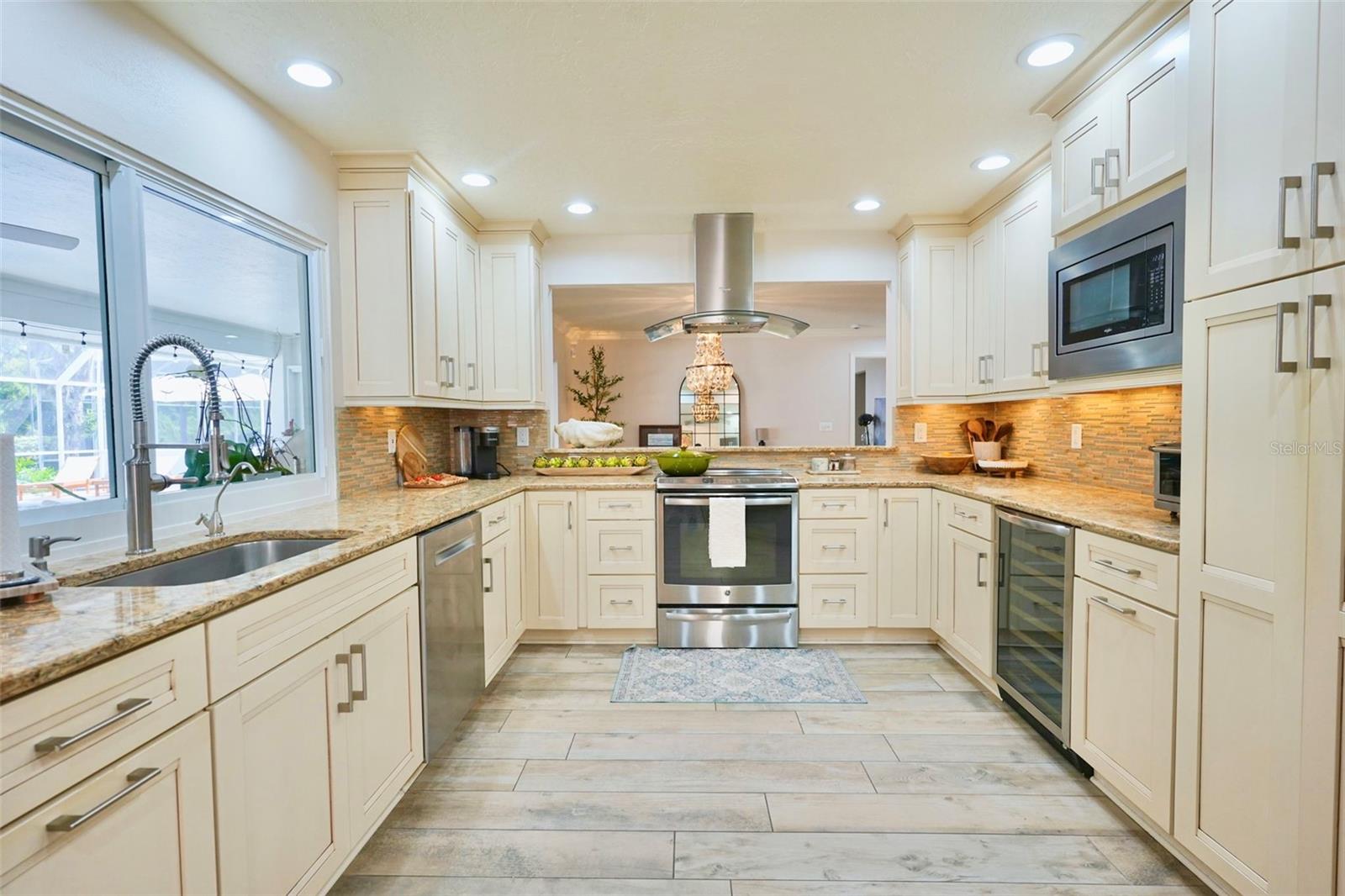 LAKES ESTATES 3 OF SARASOTA - Residential