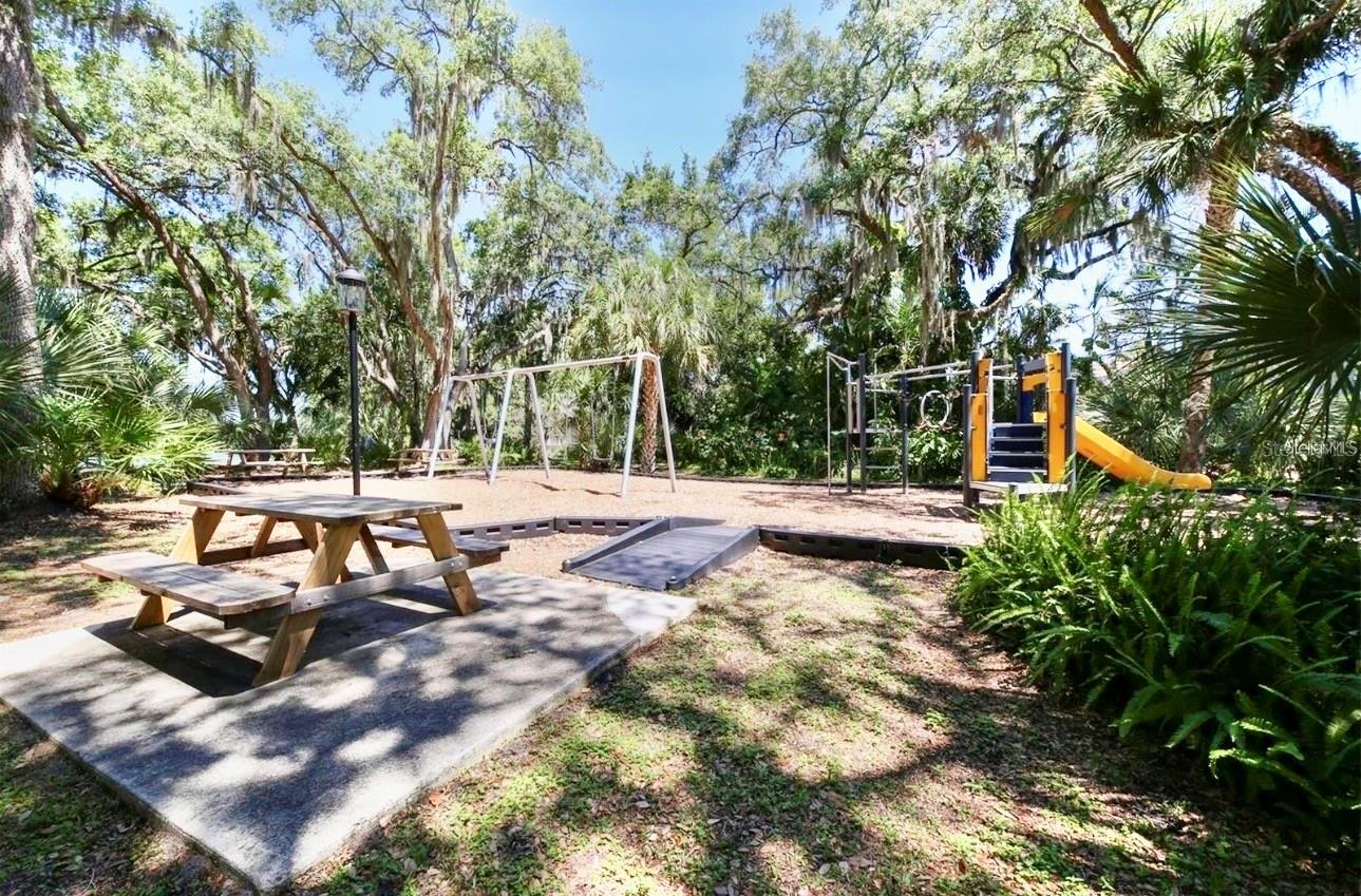 LAKES ESTATES 3 OF SARASOTA - Residential