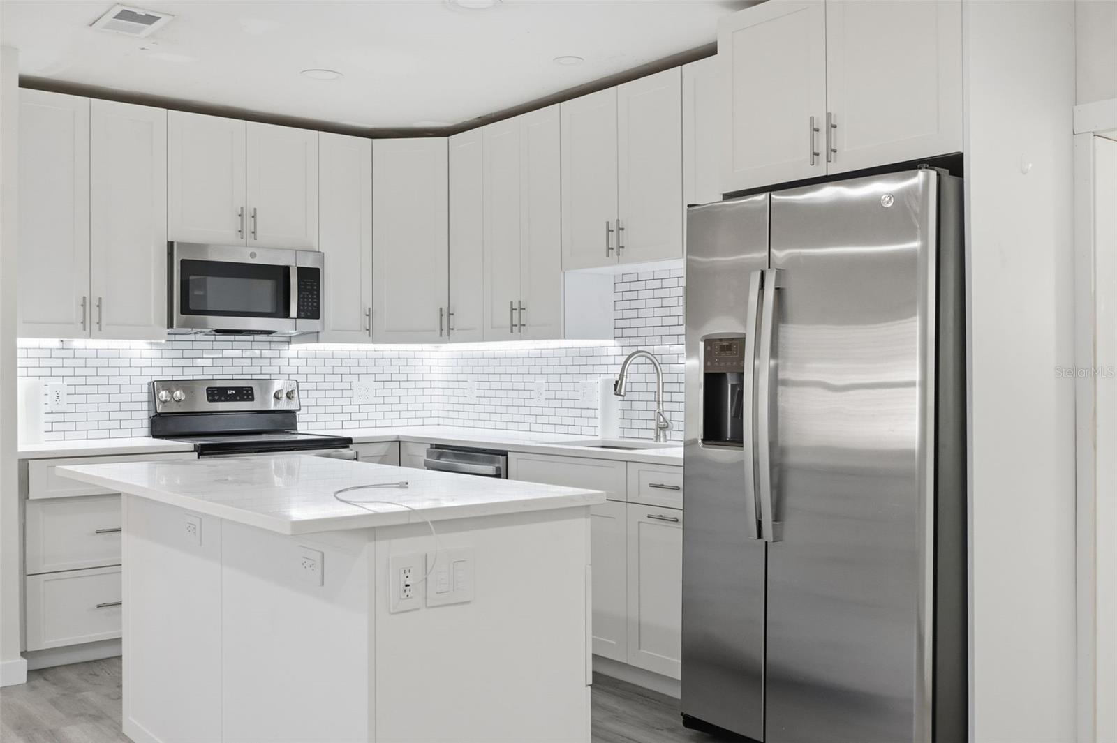 PLEASANT ESTATES - Residential