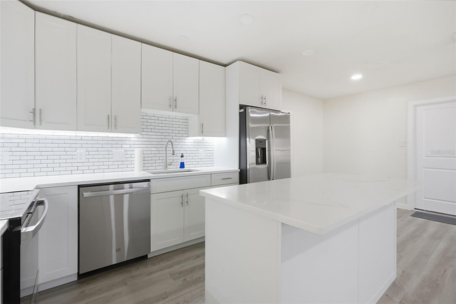 PLEASANT ESTATES - Residential