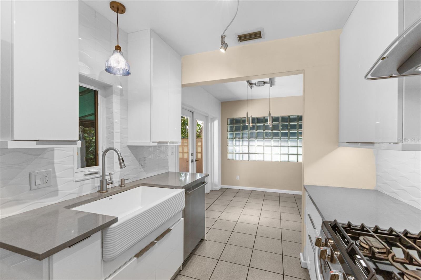SNELL ISLE BRIGHTWATERS SEC 1 REP - Residential
