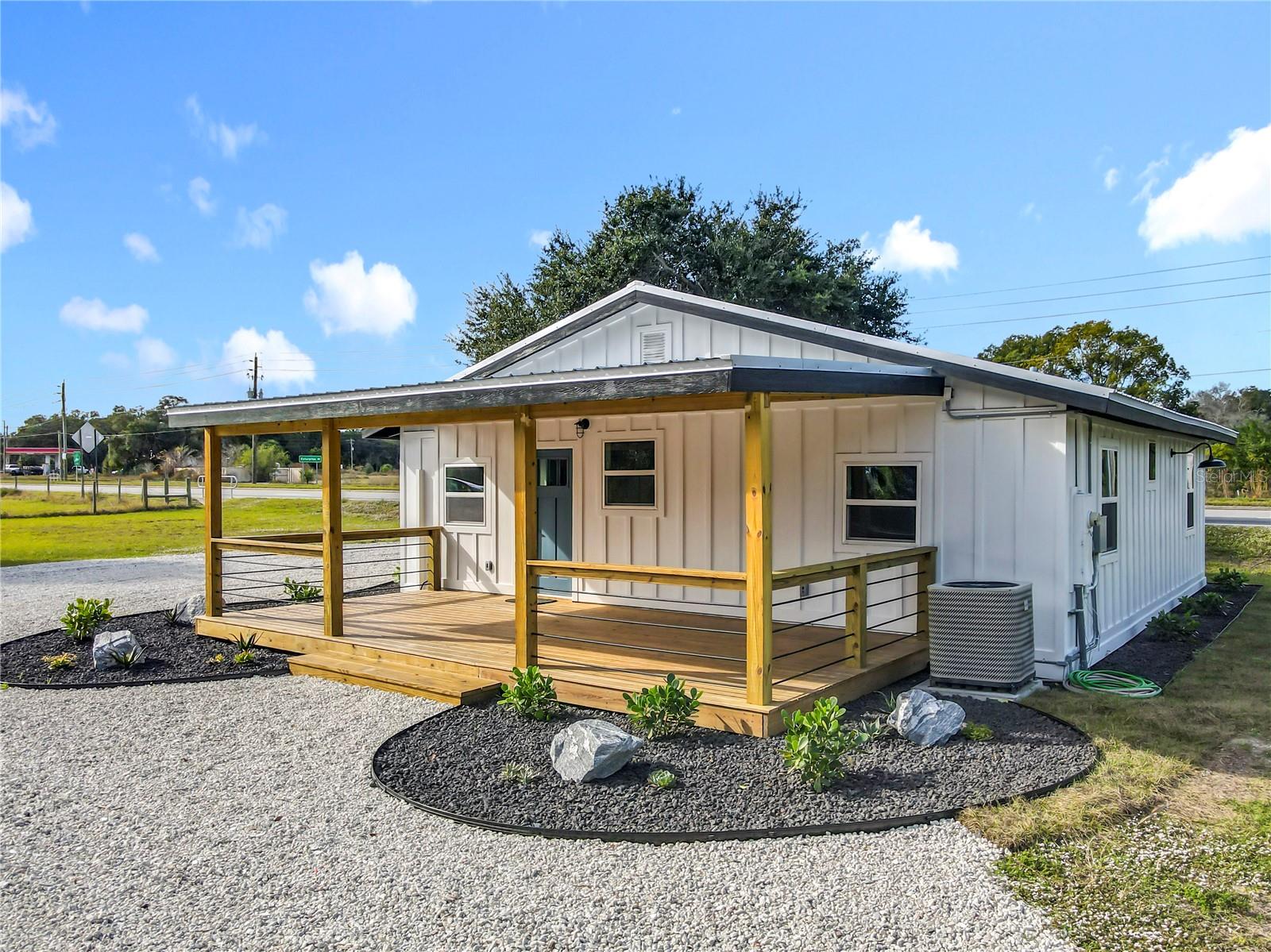 ASSESSORS N 01/2 SW 01/4 - Commercial Lease