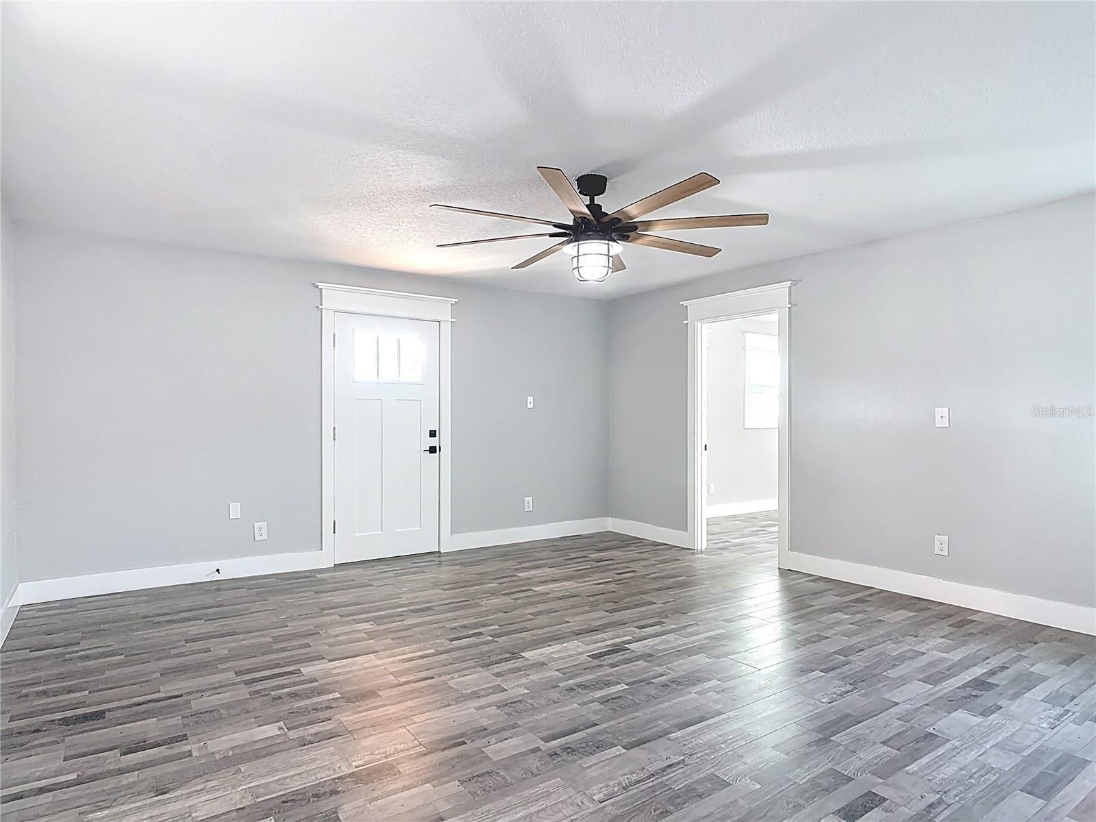 ASSESSORS N 01/2 SW 01/4 - Commercial Lease