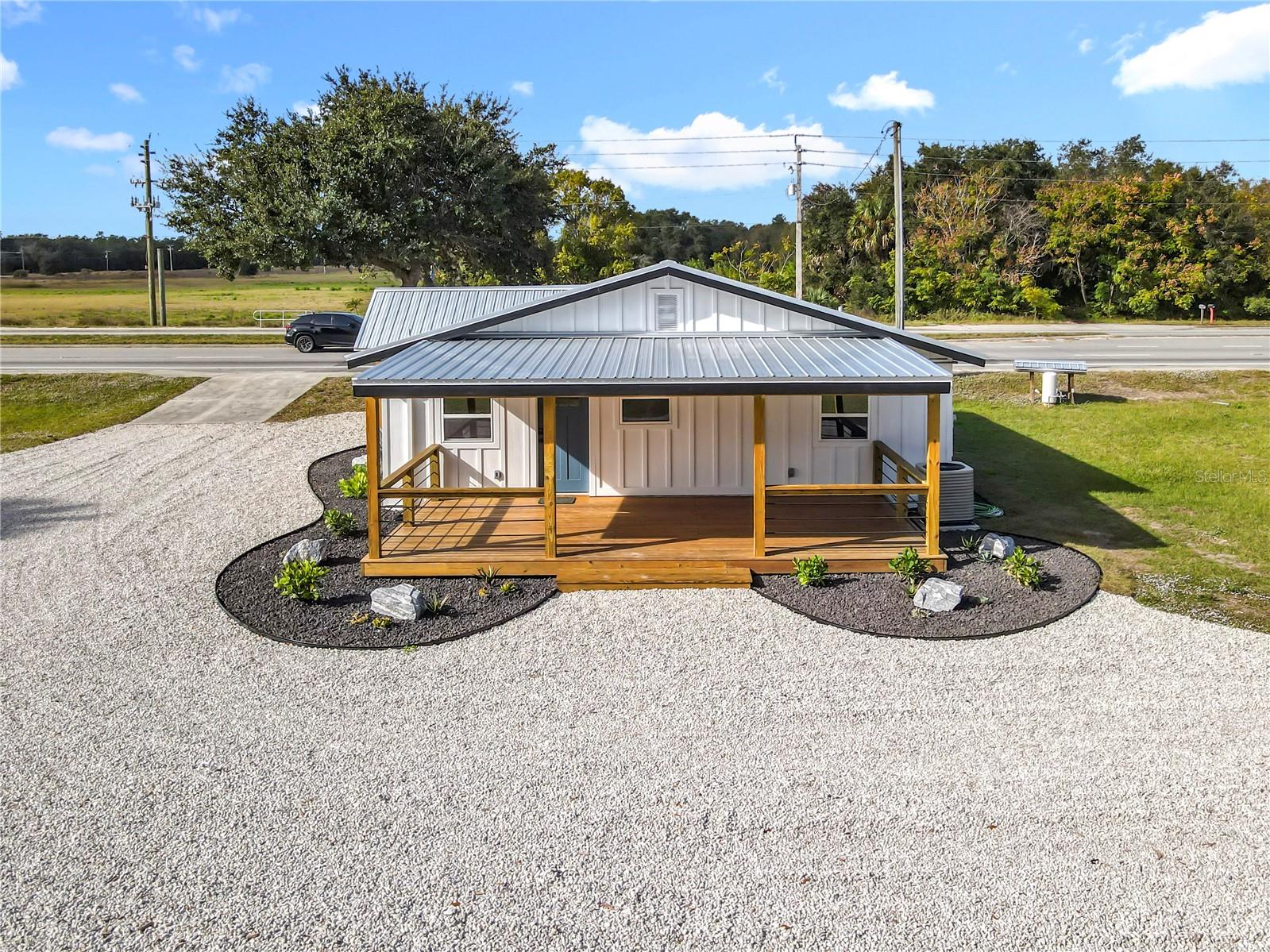 ASSESSORS N 01/2 SW 01/4 - Commercial Lease