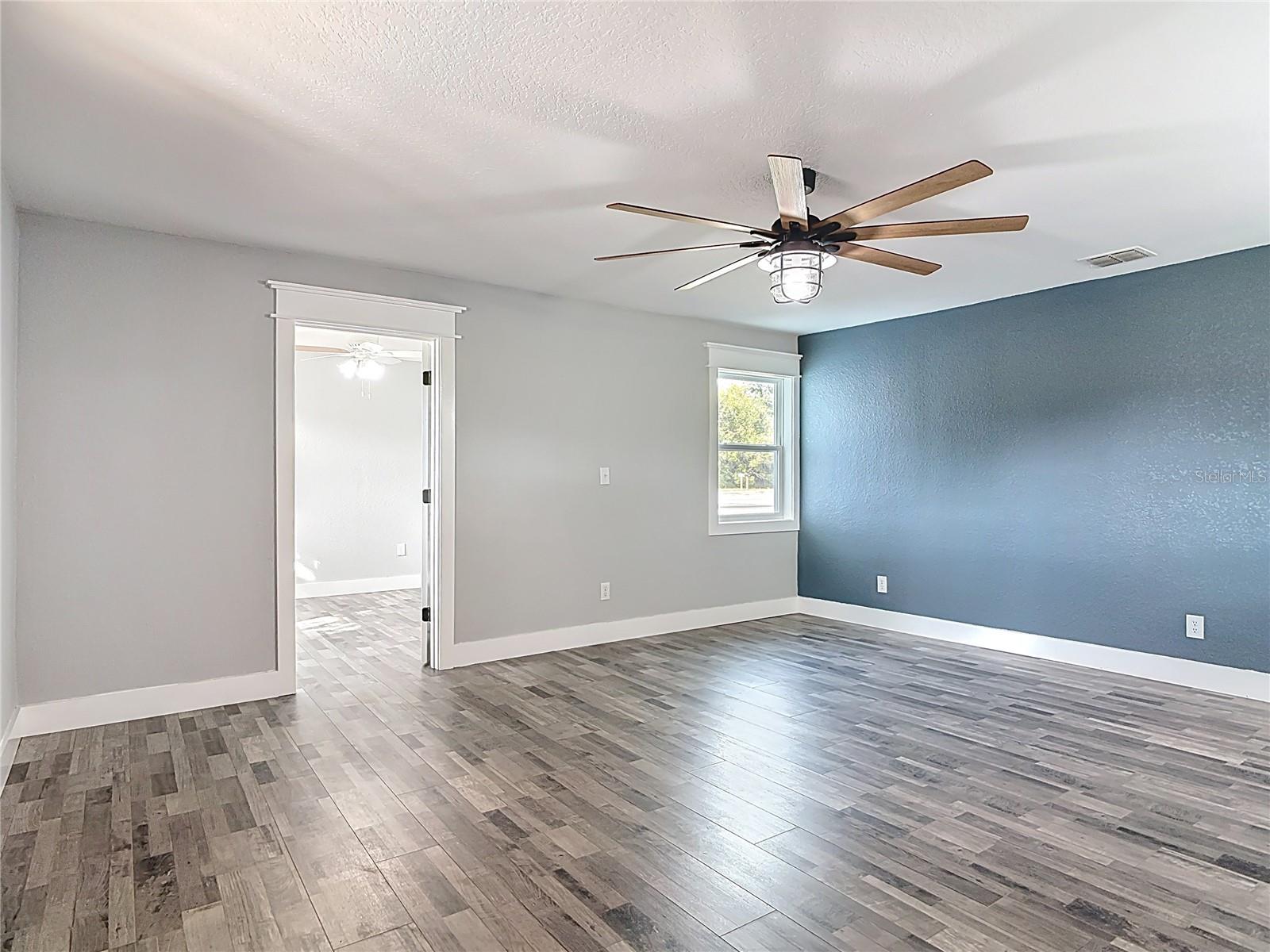 ASSESSORS N 01/2 SW 01/4 - Commercial Lease