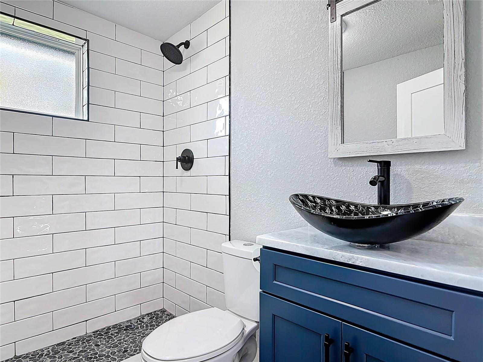 ASSESSORS N 01/2 SW 01/4 - Commercial Lease