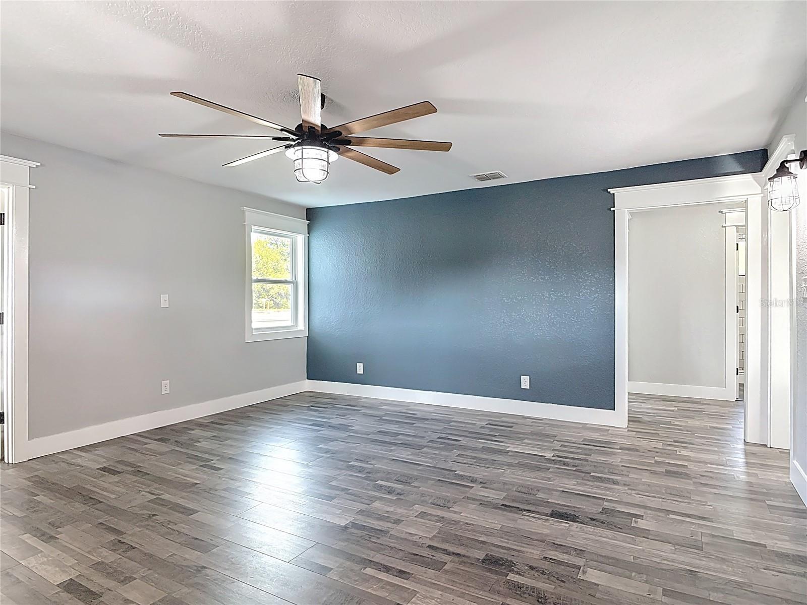 ASSESSORS N 01/2 SW 01/4 - Commercial Lease