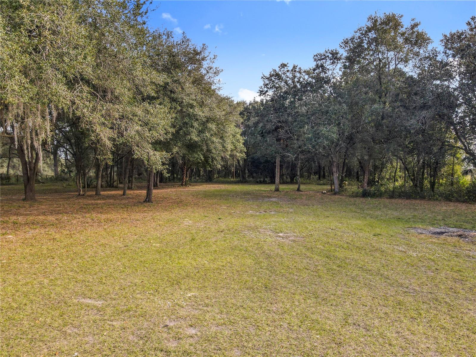 ASSESSORS N 01/2 SW 01/4 - Commercial Lease