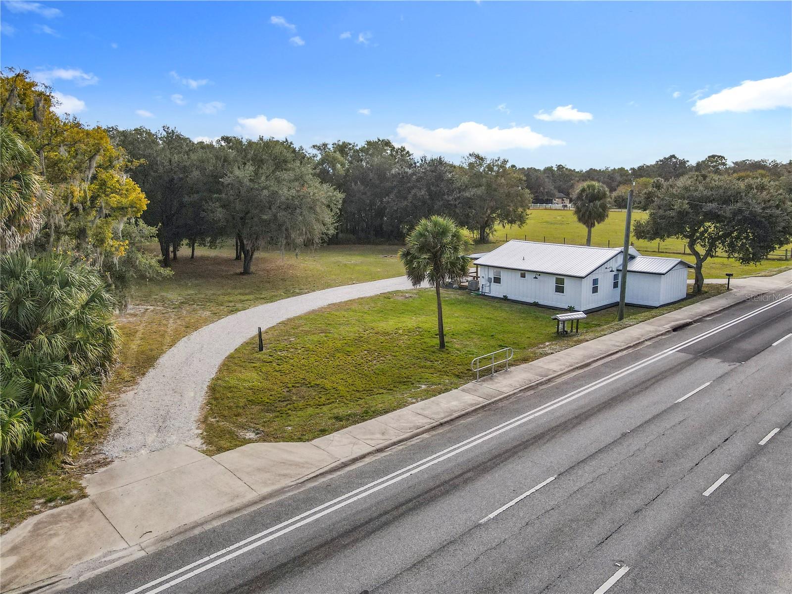 ASSESSORS N 01/2 SW 01/4 - Commercial Lease