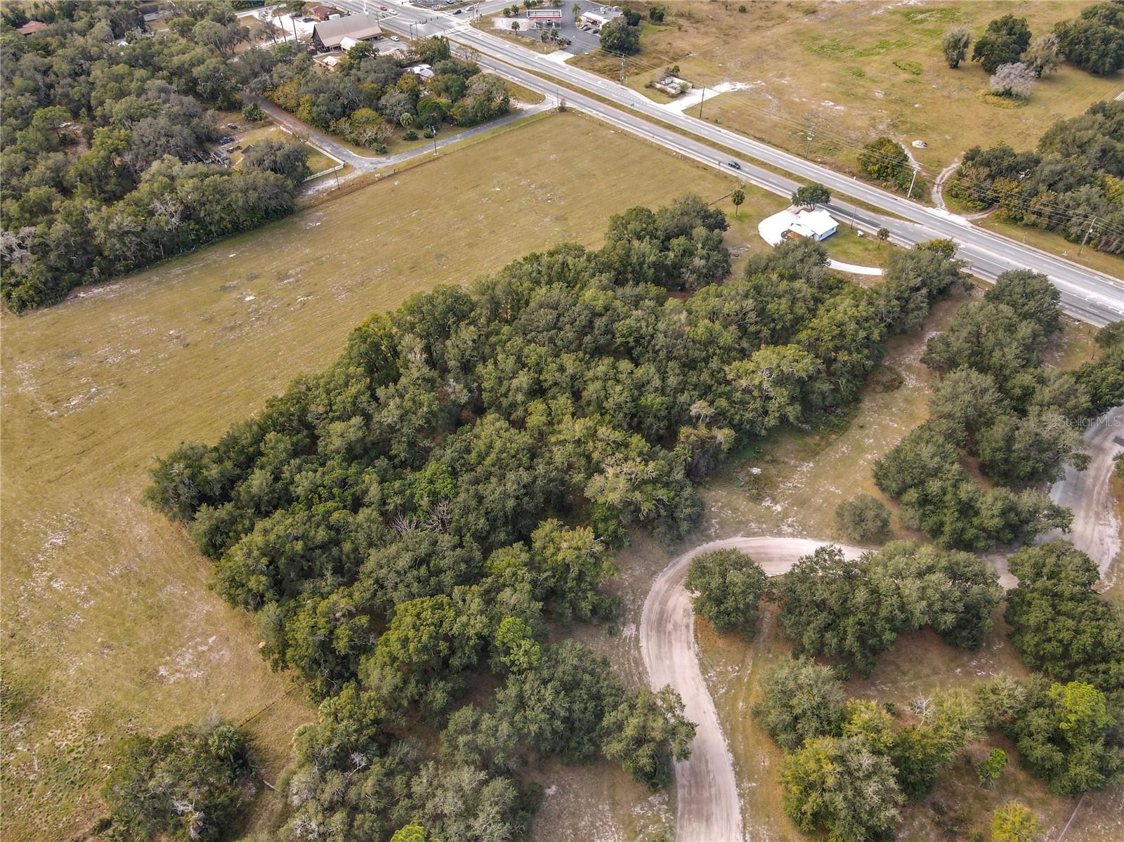 ASSESSORS N 01/2 SW 01/4 - Commercial Lease