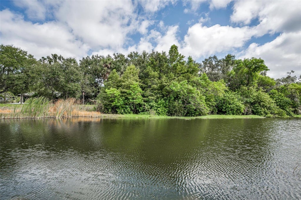 Photo of 1400 Water View Drive W #104, Largo, FL 33771 (MLS # TB8517038)